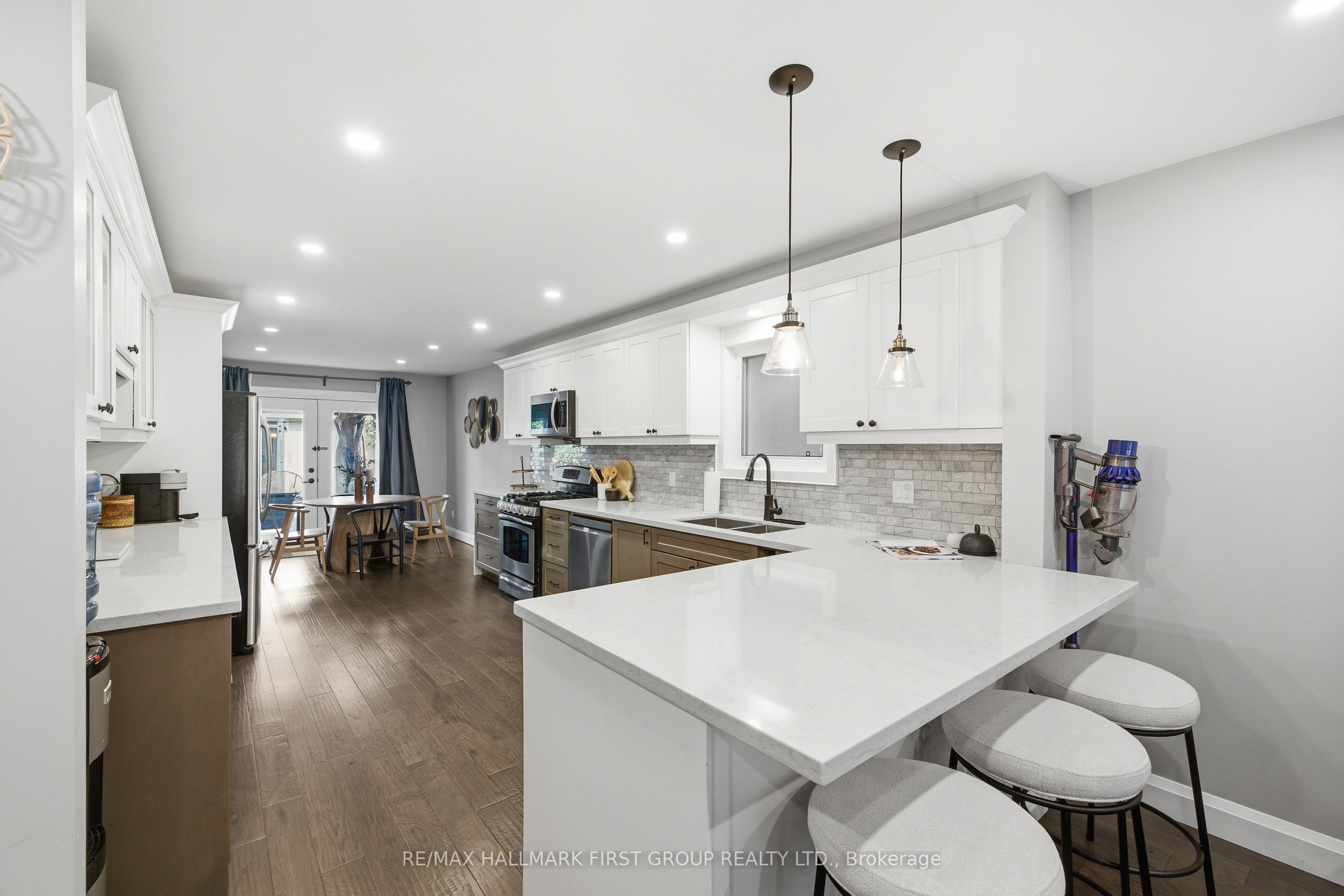 1896 New Street, Pickering, ON L1V 3J7 photo 4