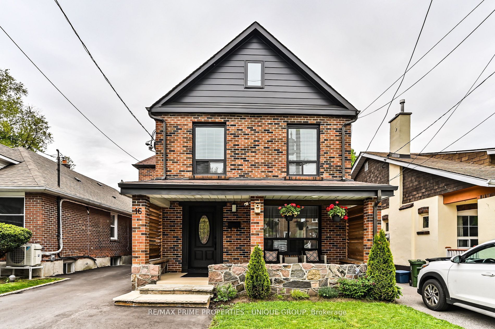 16 Eastwood Avenue, Toronto, ON M1N 3G9 photo 2