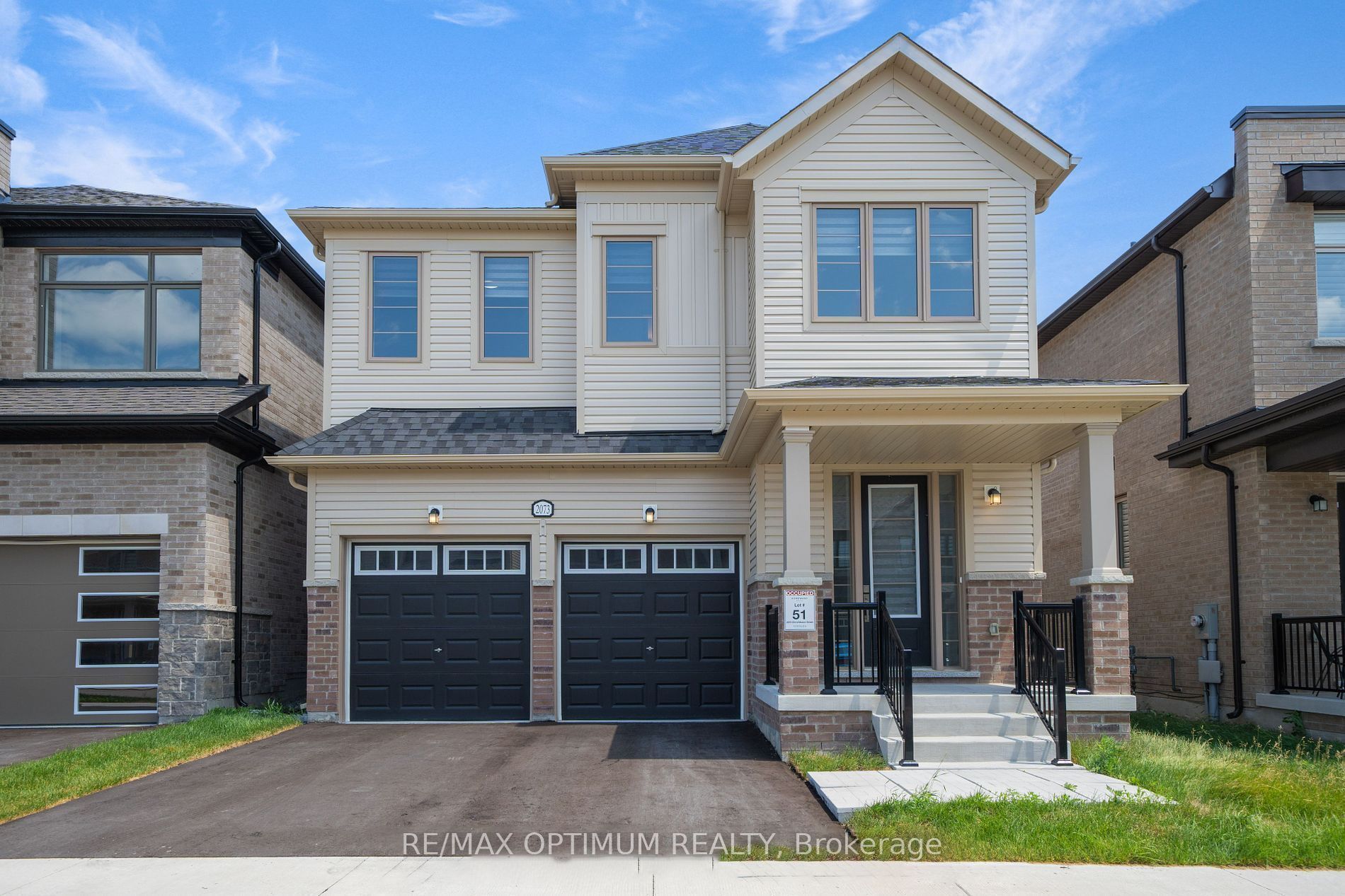 2073 Chris Mason Street, Oshawa, ON L1L 0S5