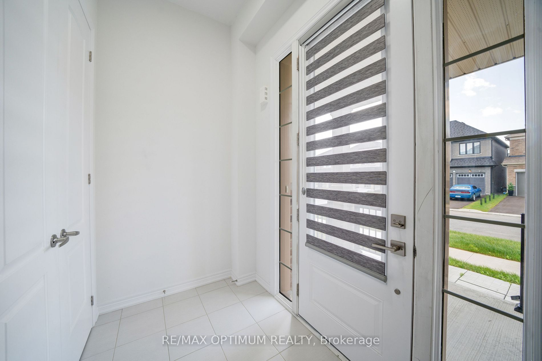 2073 Chris Mason Street, Oshawa, ON L1L 0S5 photo 3