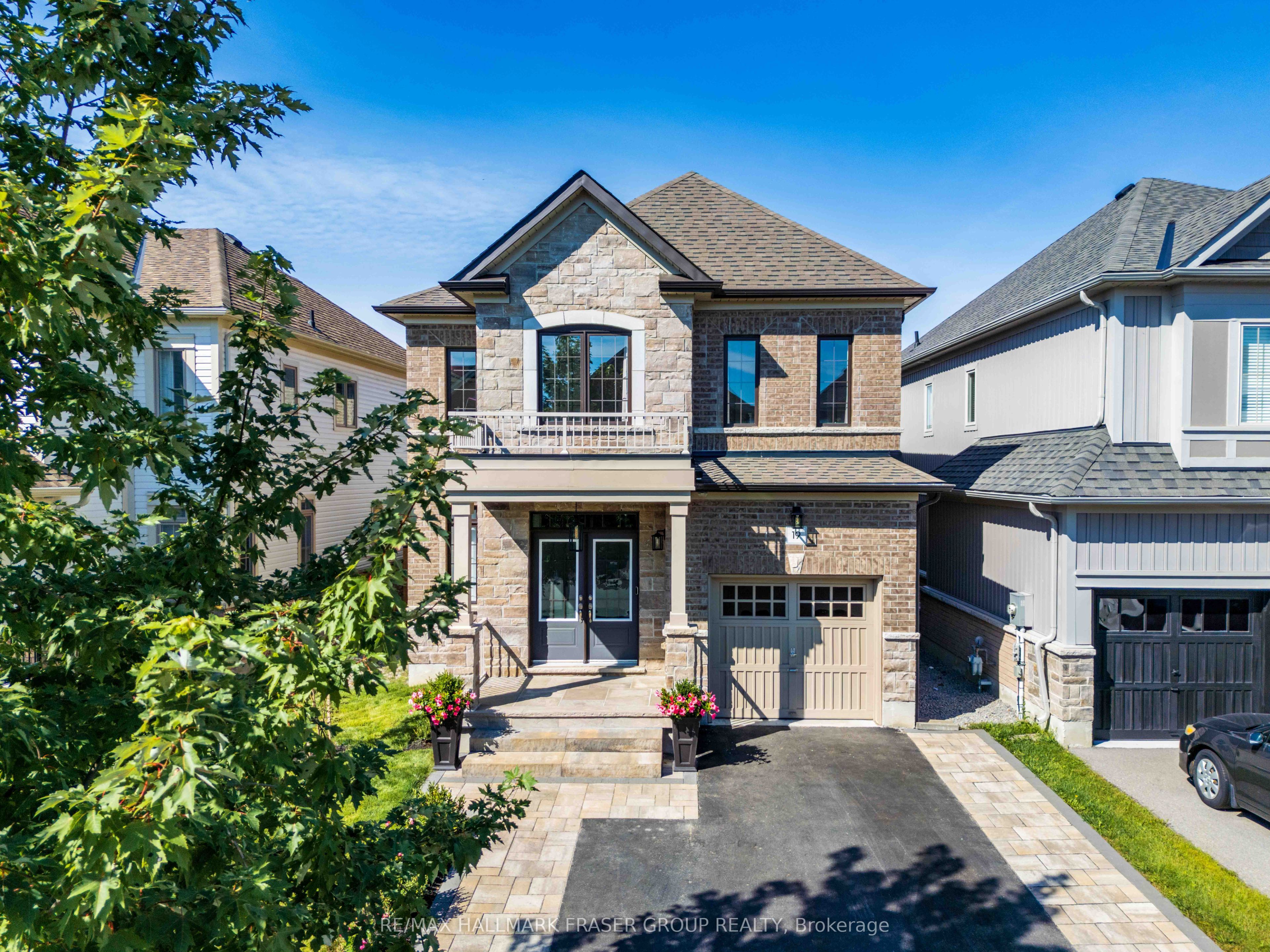 19 Crombie Street, Clarington, ON L1C 4A1 photo 2