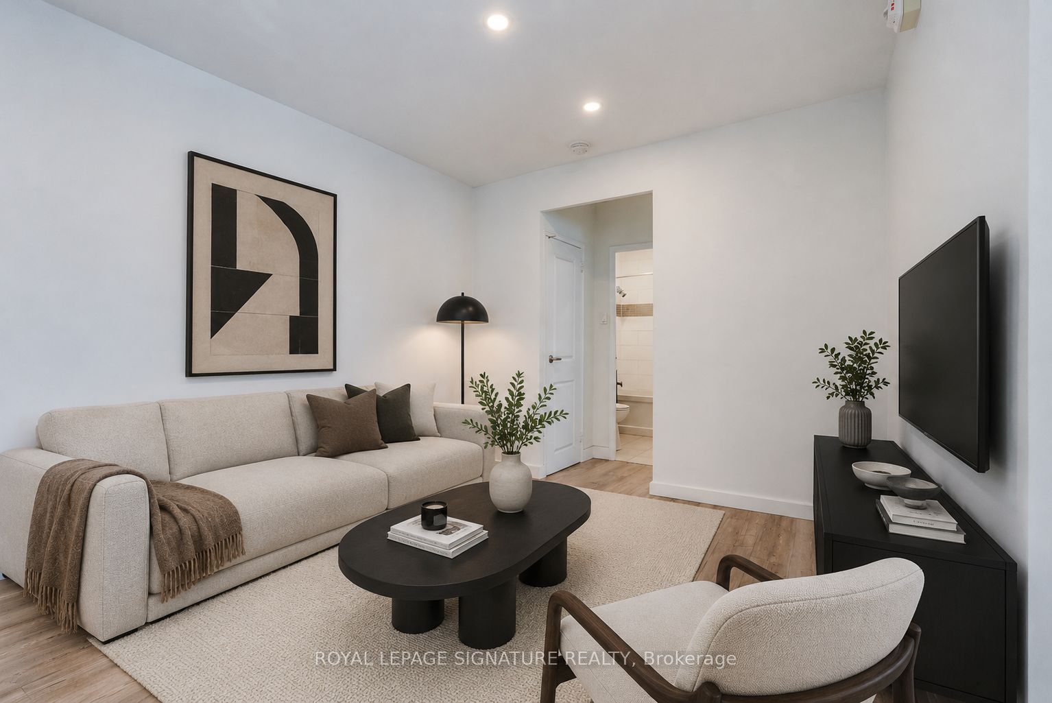 33 Gamble Avenue 107, Toronto, ON M4K 2H4