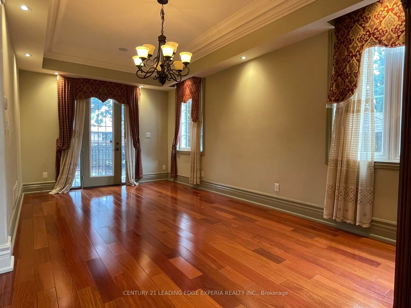 20 Grove Hill Drive W, Toronto, ON M1T 3C9 photo 4