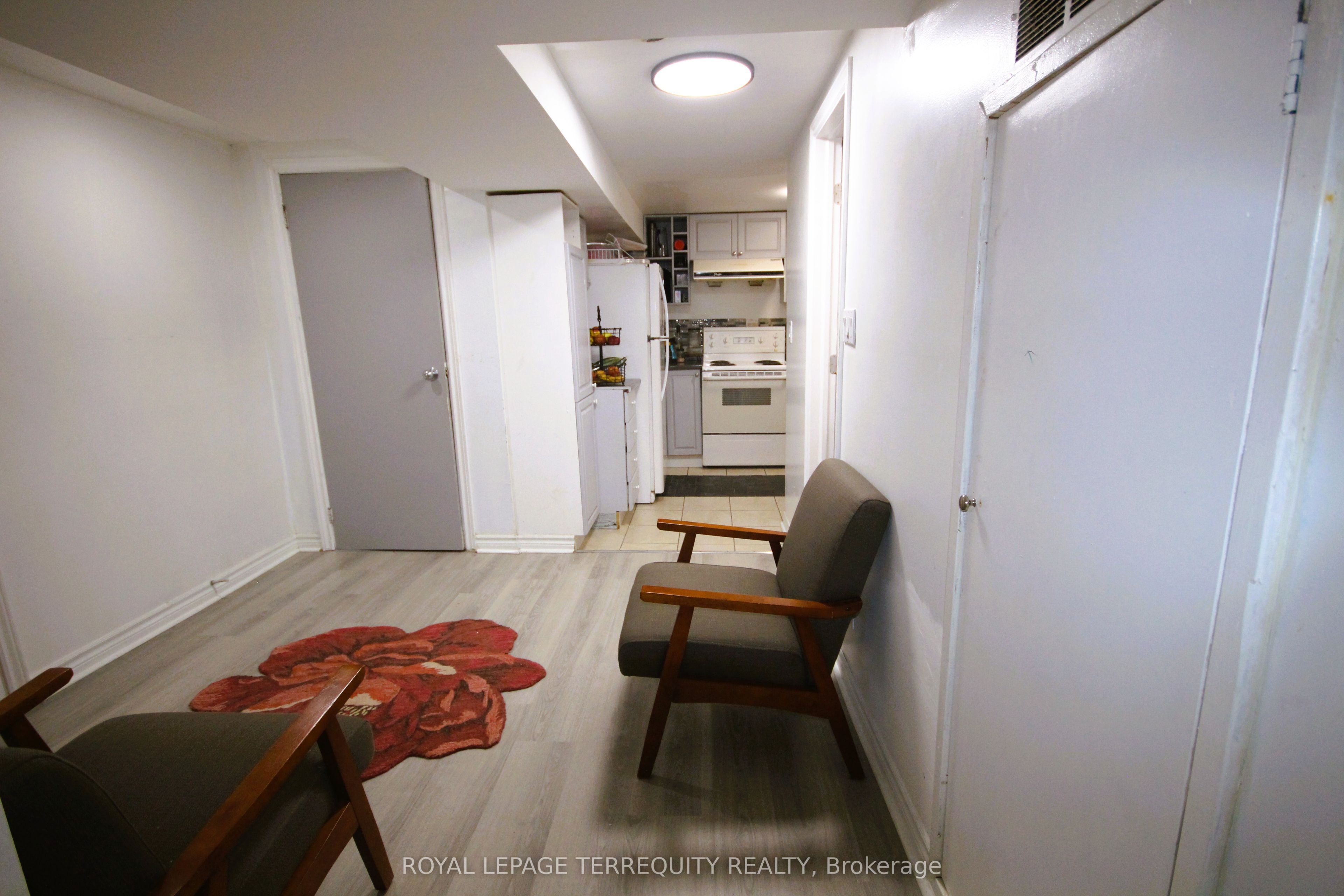 33 Parsell Square Bsmt, Toronto, ON M1B 2A5 photo 5