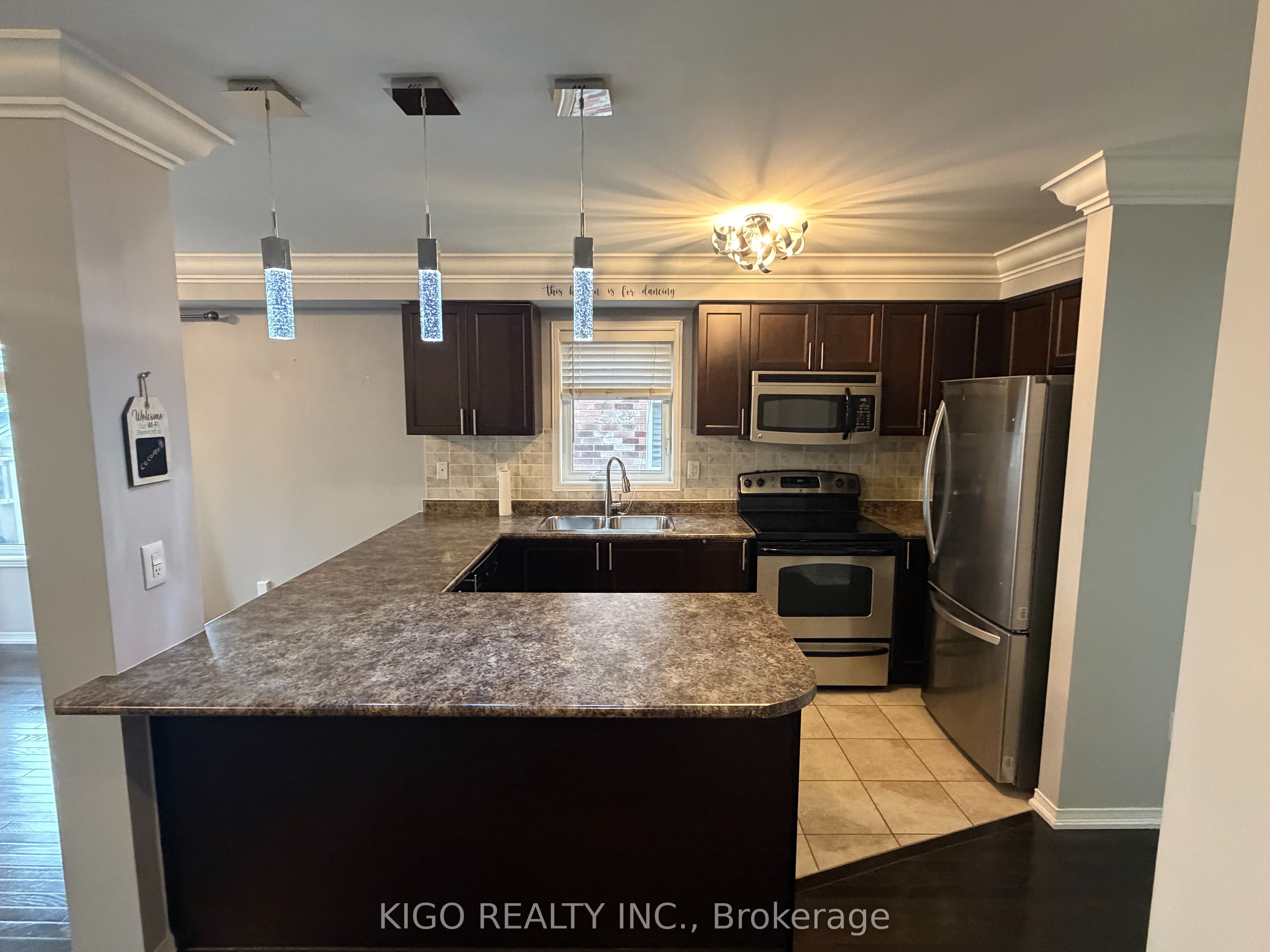 21 Summerside Avenue, Whitby, ON L1R 0G3 photo 5