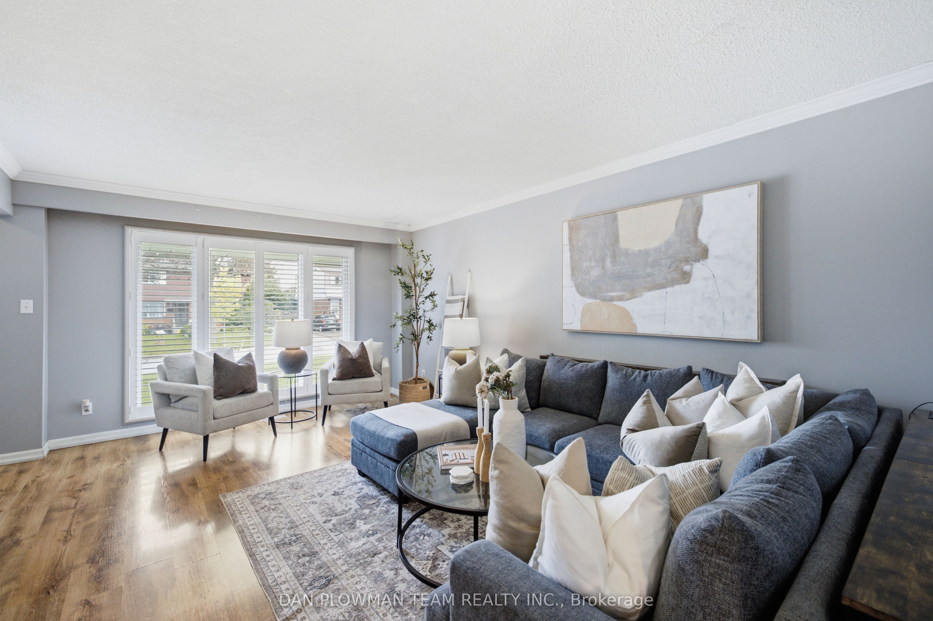 302 Vancouver Crescent, Oshawa, ON L1J 5X9 photo 5