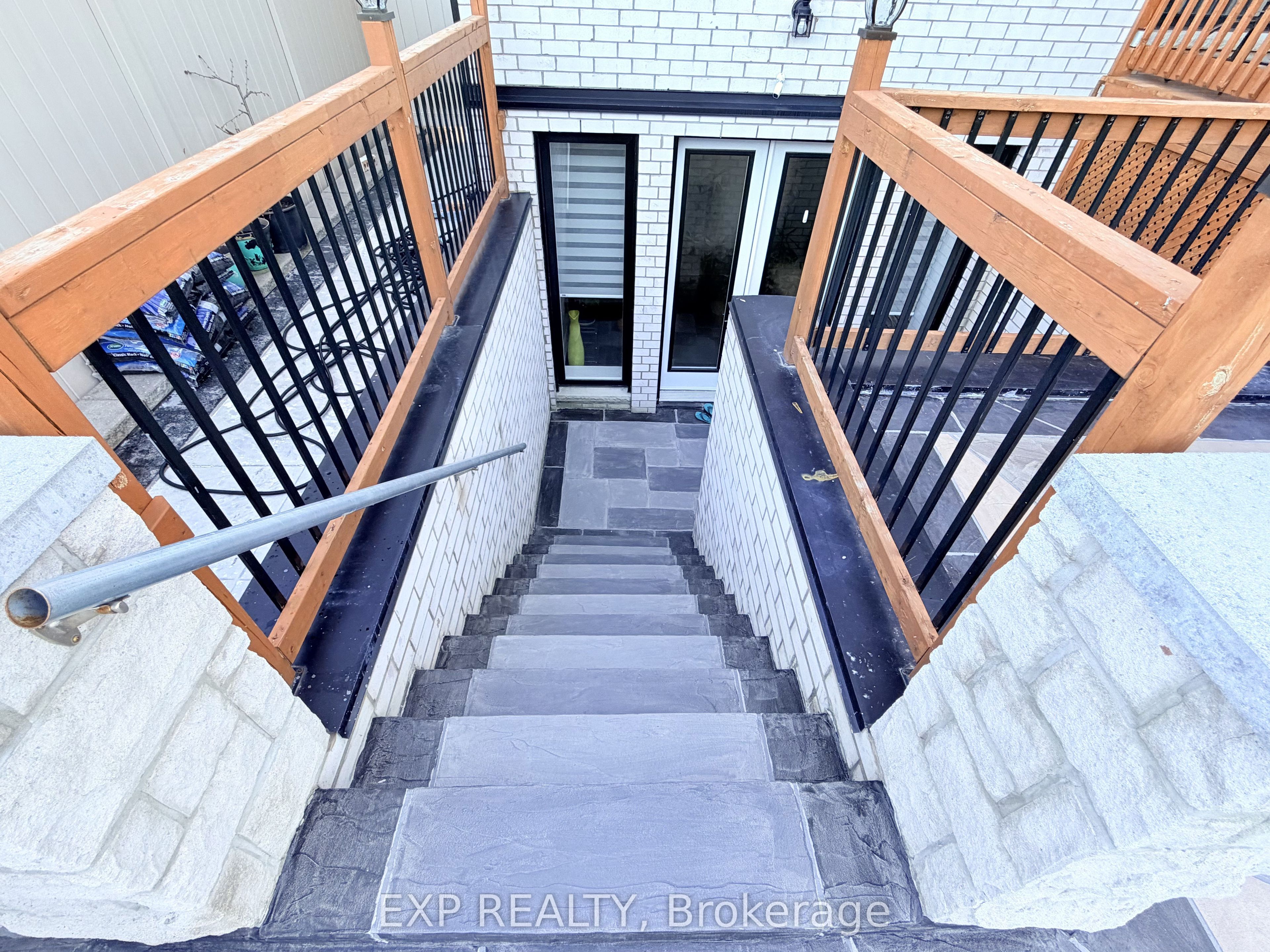 1606 Sandhurst Crescent, Pickering, ON L1V 6W2 photo 3