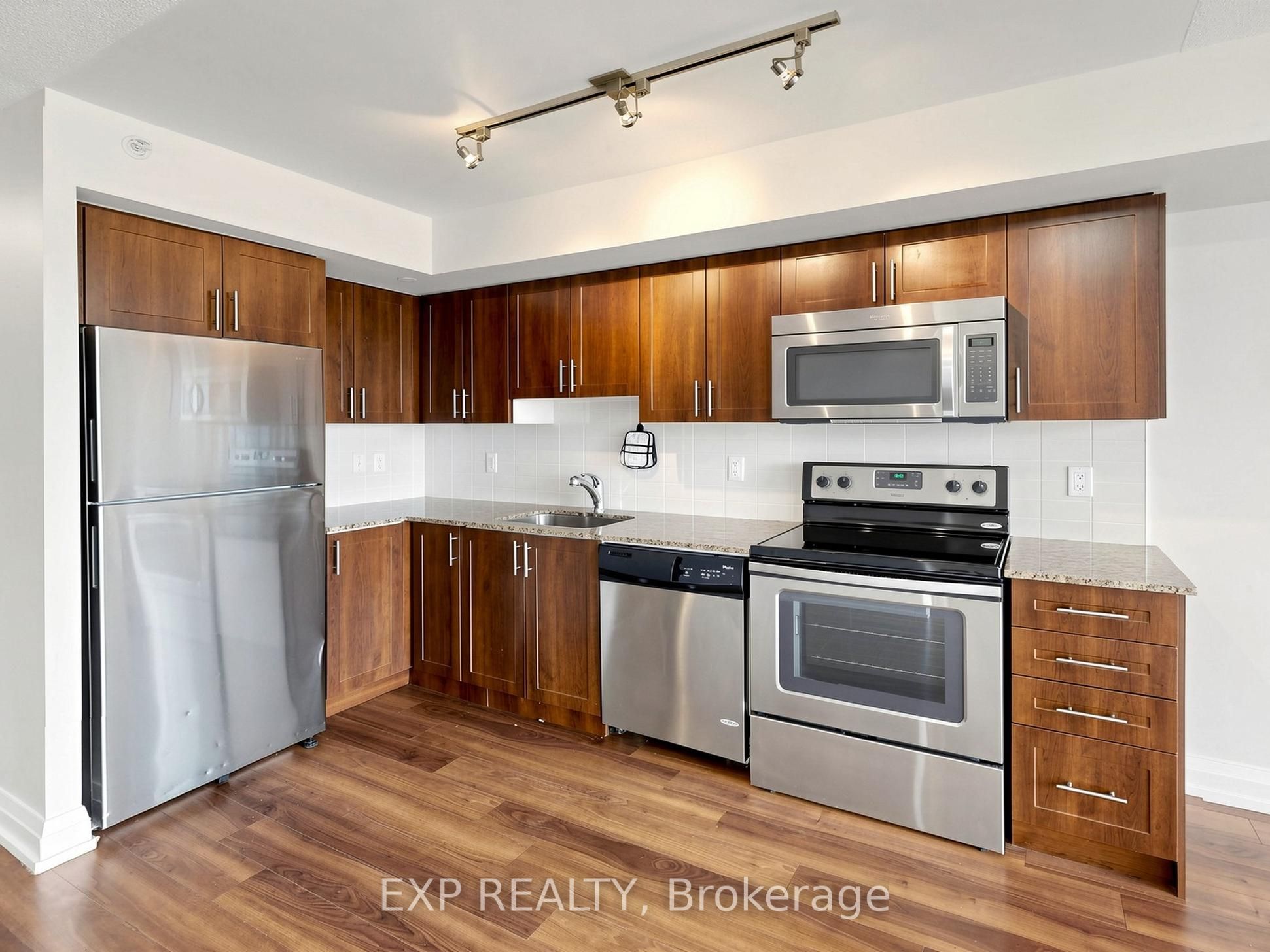 3520 Danforth Avenue 415, Toronto, ON M1L 1E5 photo 4