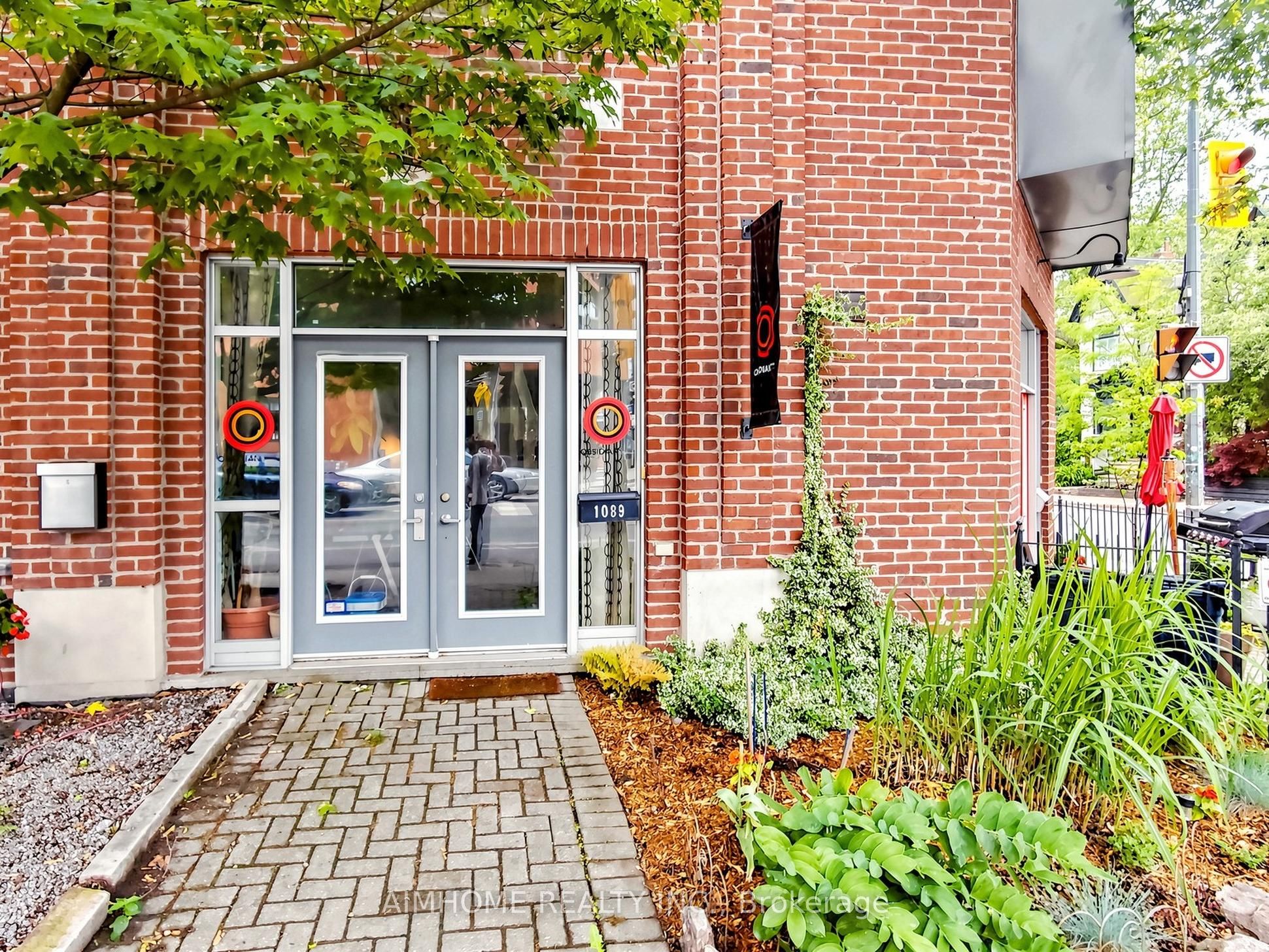 1089 Dundas Street E, Toronto, ON M4M 1R9 photo 3