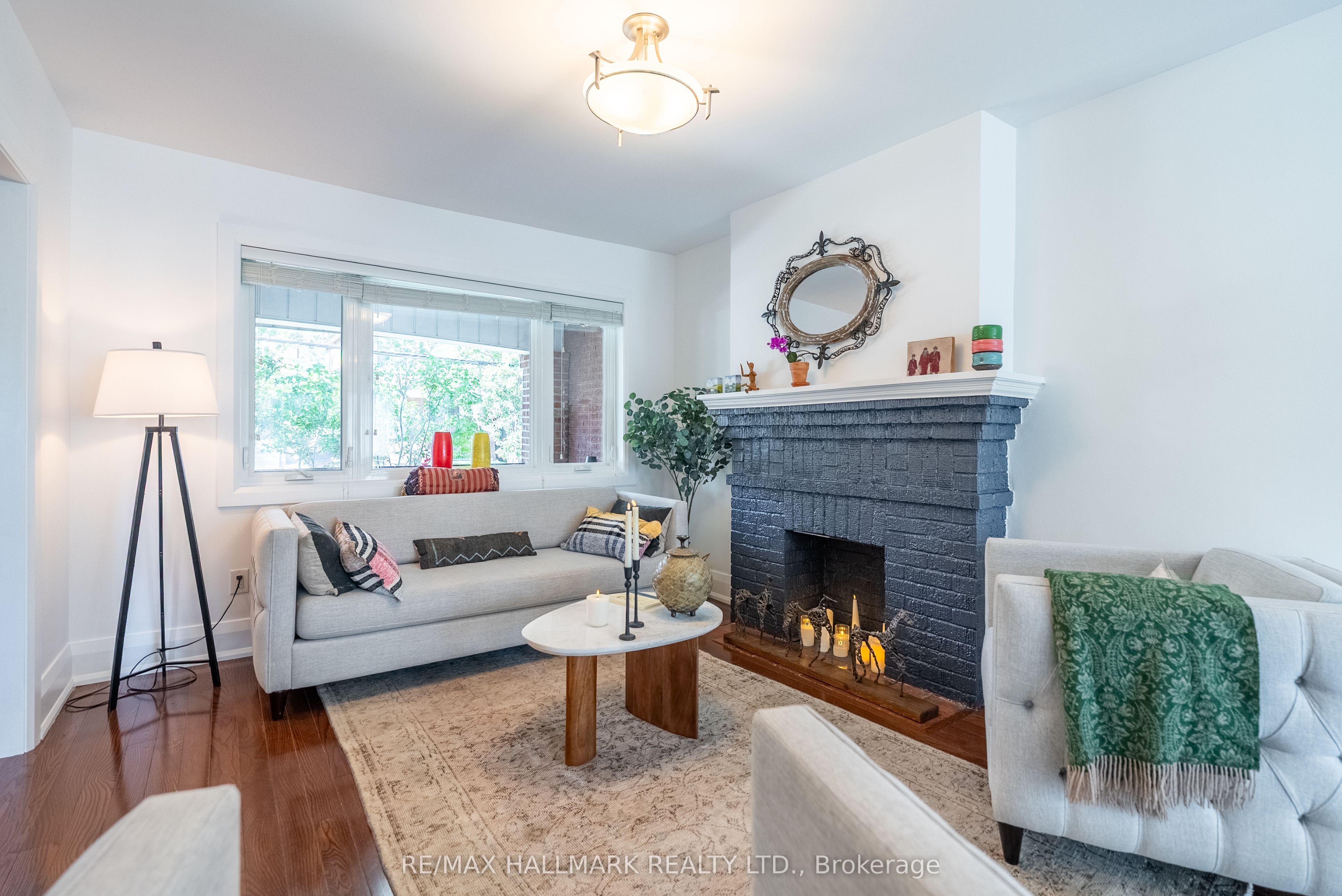 397 Strathmore Boulevard, Toronto, ON M4C 1N6 photo 3
