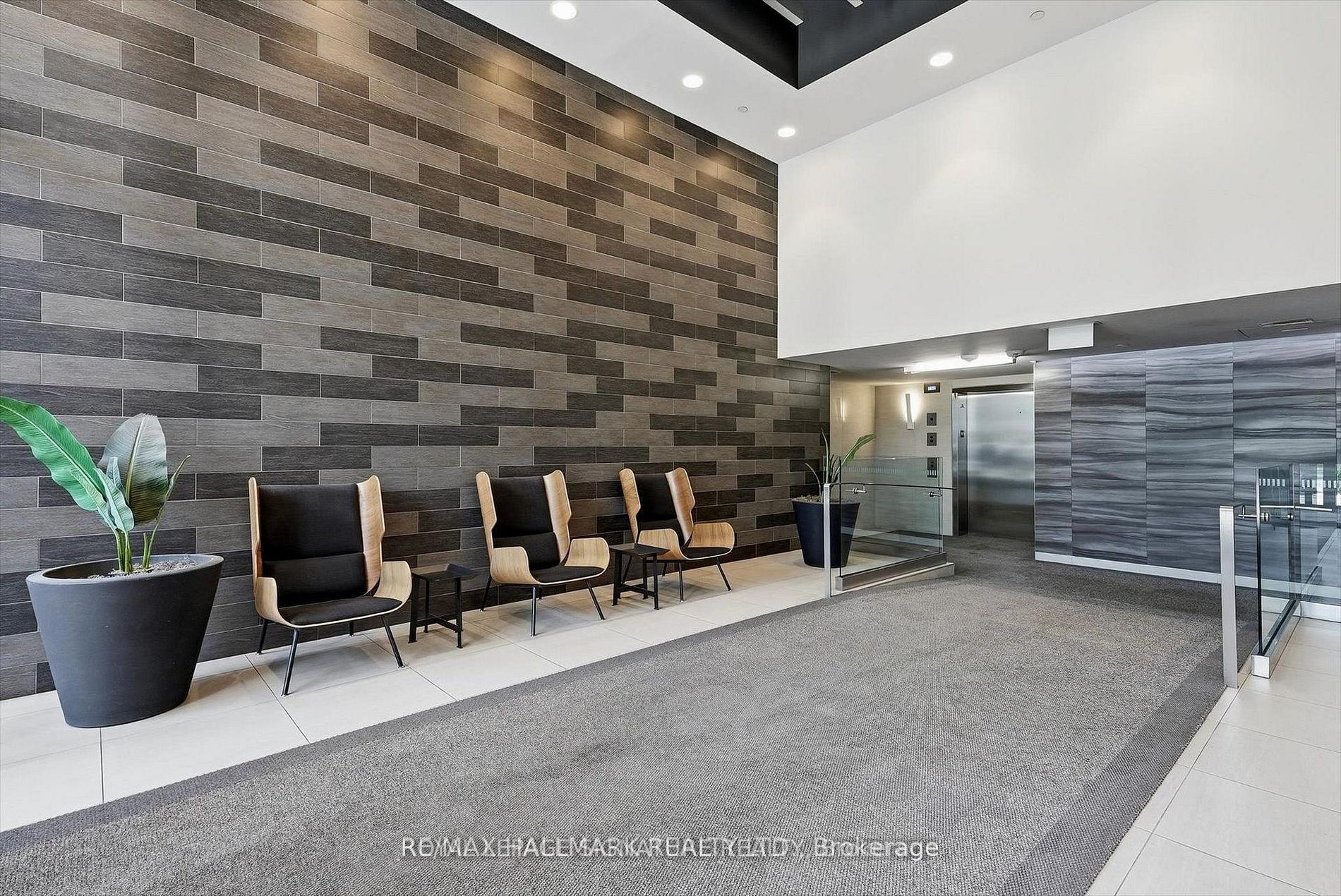 1238 Dundas Street E 709, Toronto, ON M4M 0C6 photo 2