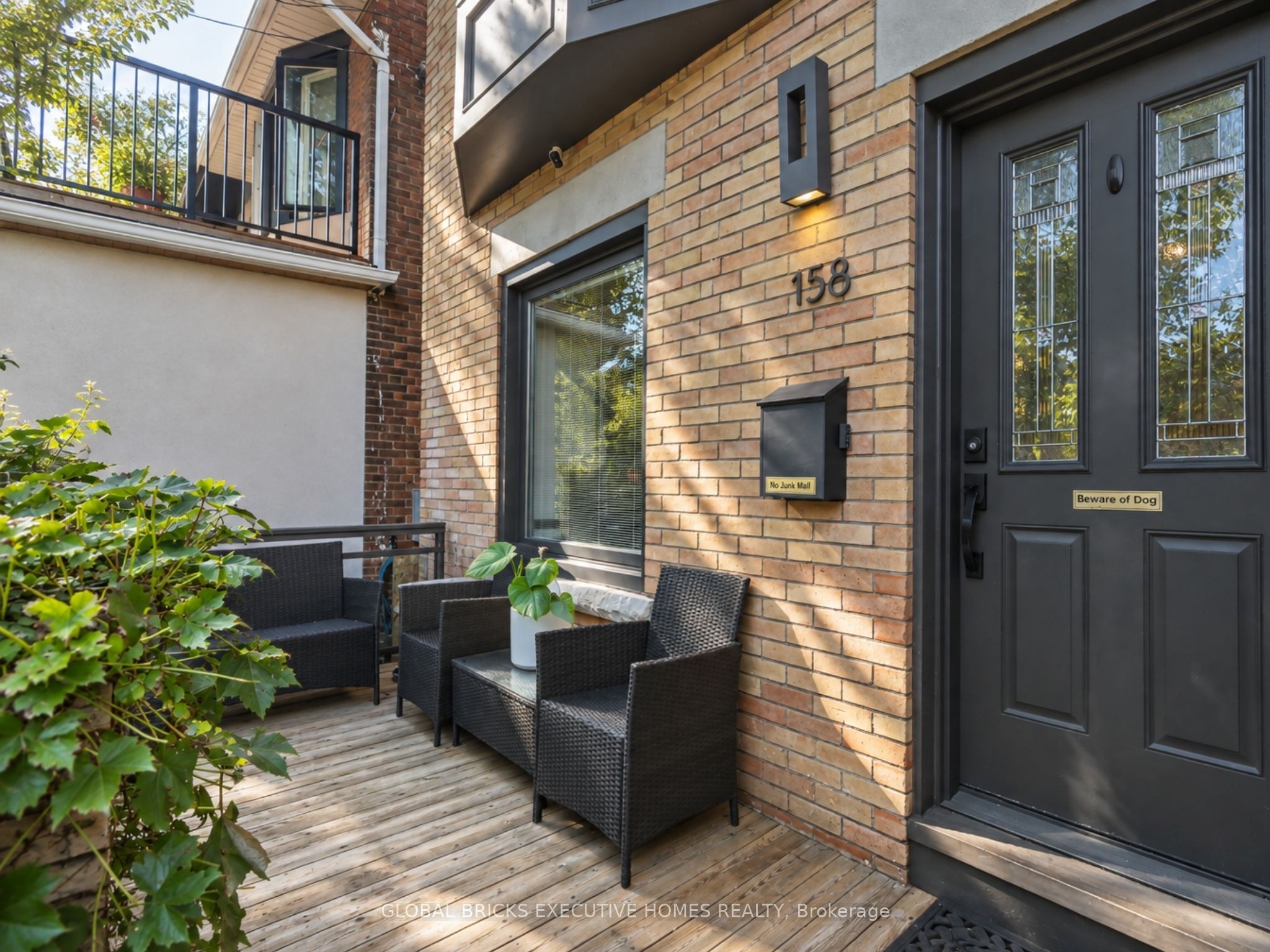 158 Fulton Avenue, Toronto, ON M4K 1Y3 photo 2