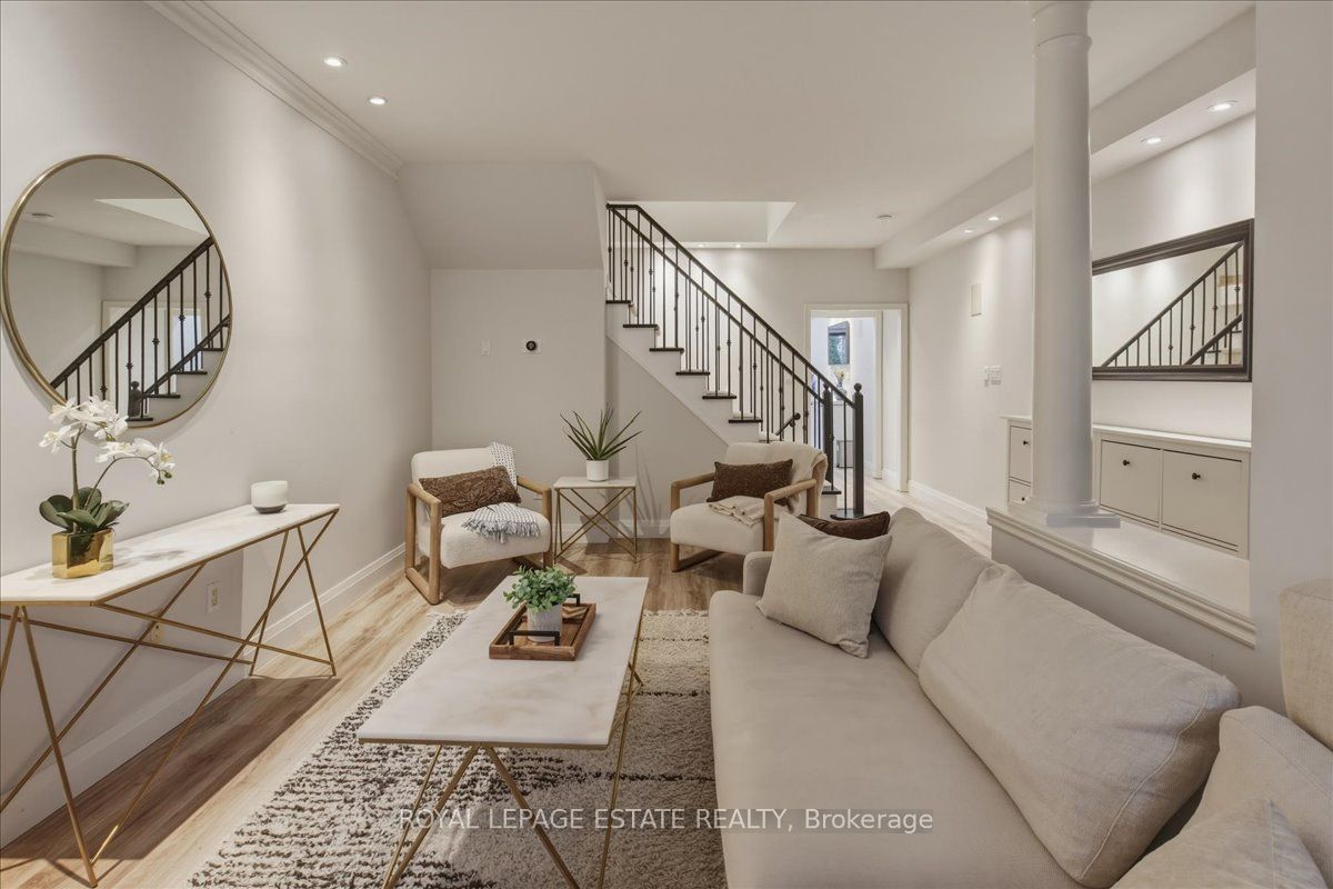 145 Boardwalk Drive, Toronto, ON M4L 3X9 photo 5