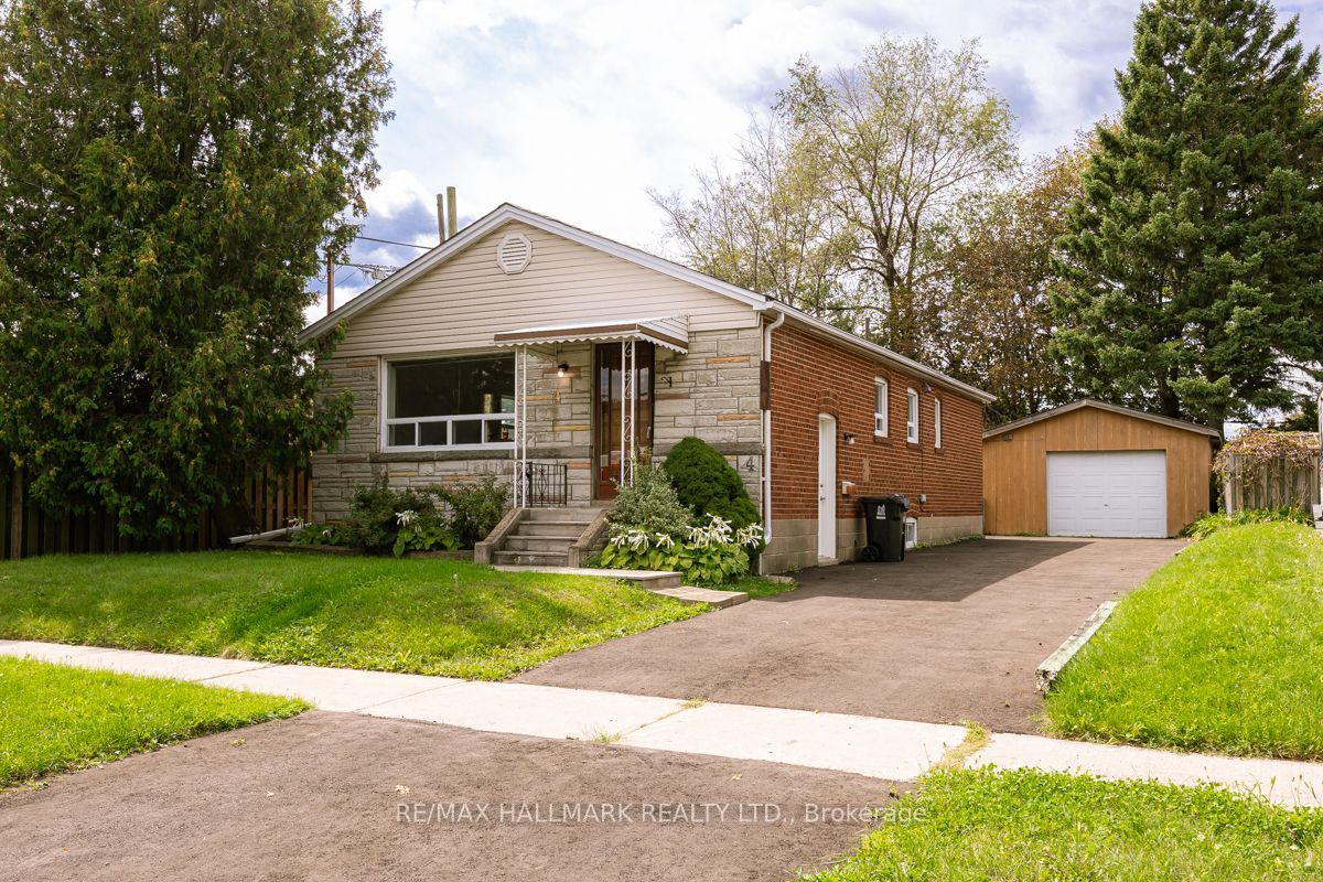 4 Bergen Road, Toronto, ON M1P 1R9
