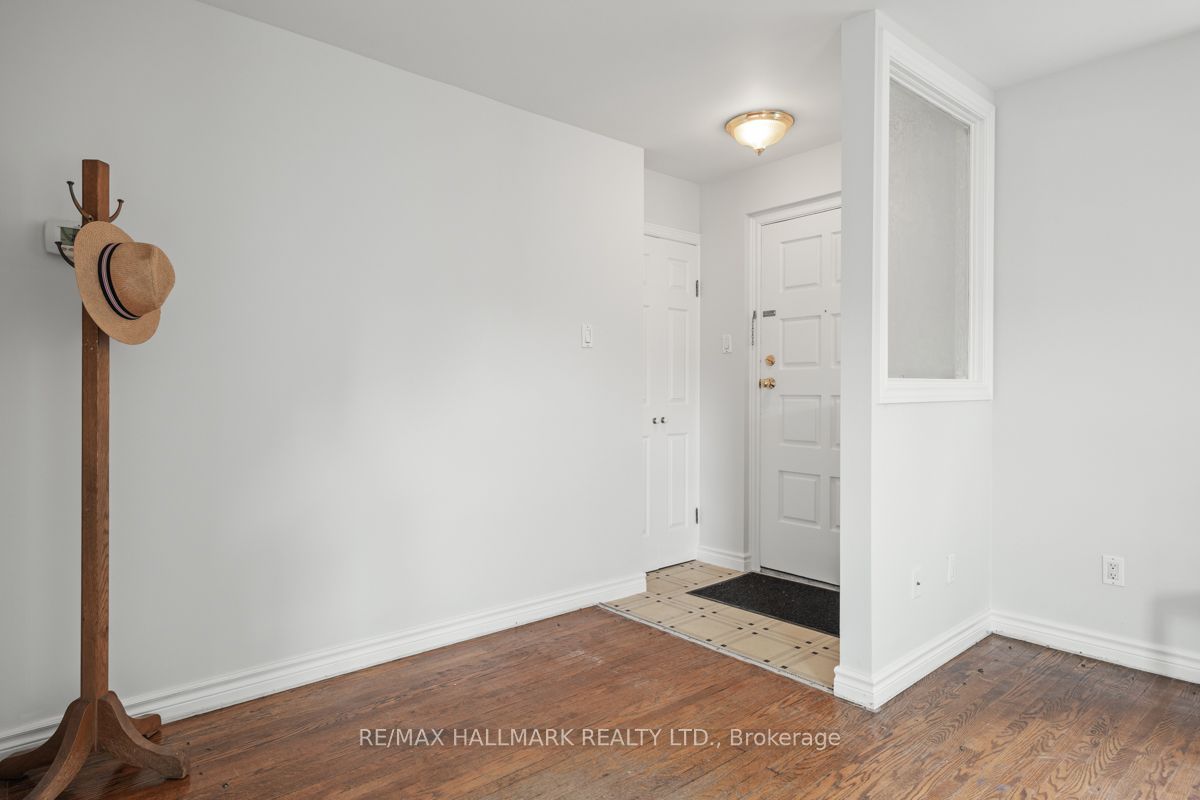 4 Bergen Road, Toronto, ON M1P 1R9 photo 2