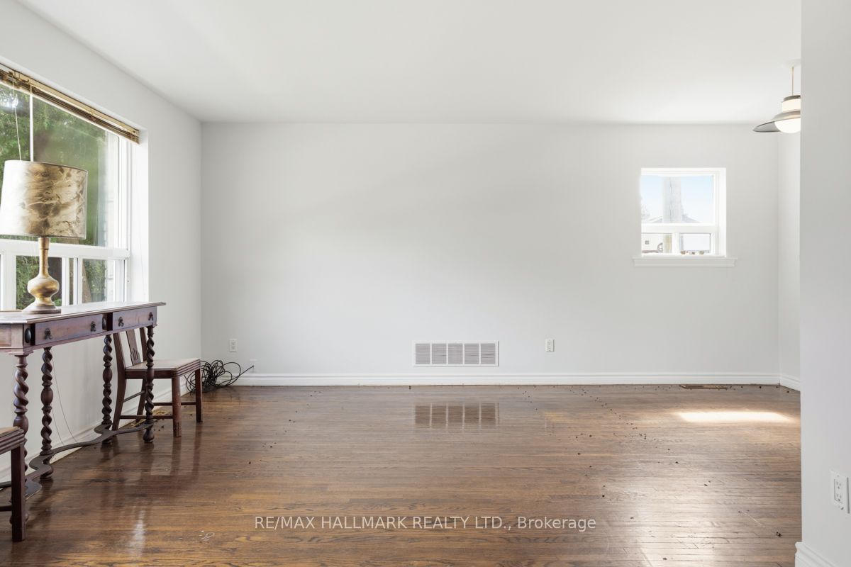 4 Bergen Road, Toronto, ON M1P 1R9 photo 3