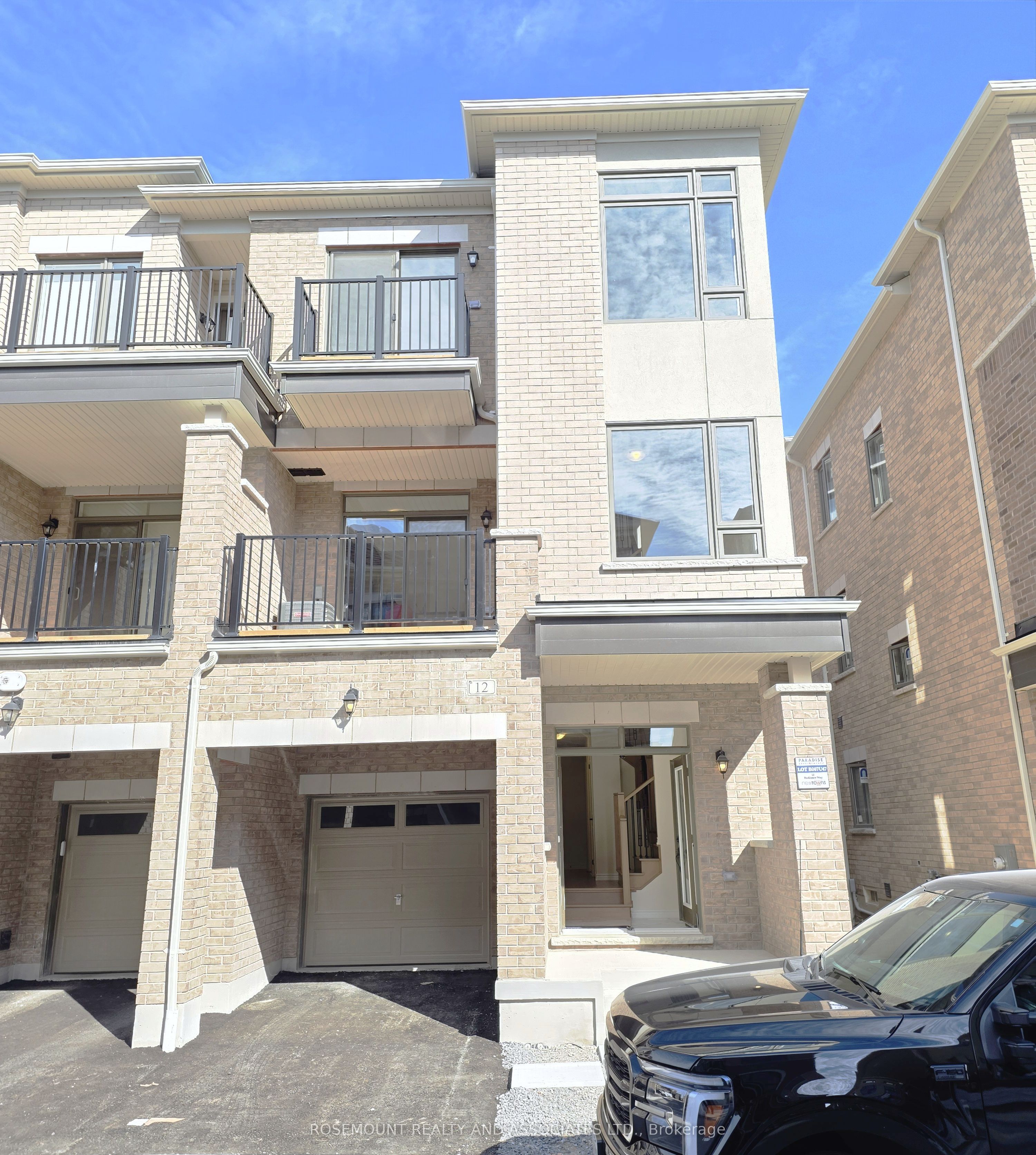 12 Radiance Way, Whitby, ON L1P 0S2