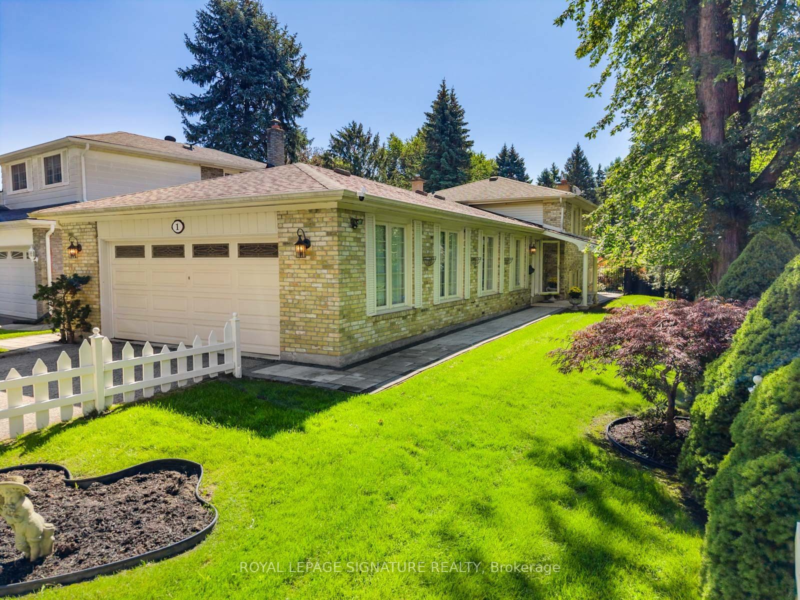 1 Rolling Meadows, Toronto, ON M1C 1X8 photo 2