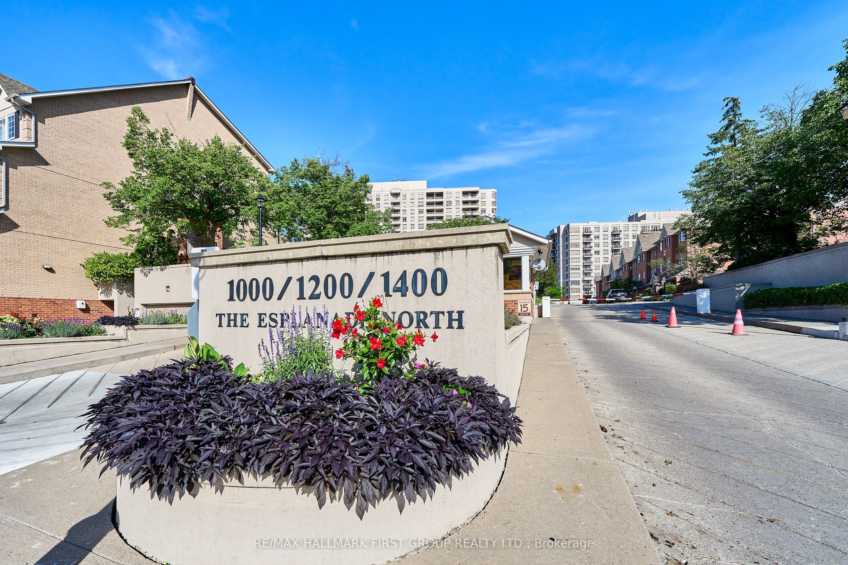 1000 The Esplanade Road N 1116, Pickering, ON L1V 6V4 photo 2