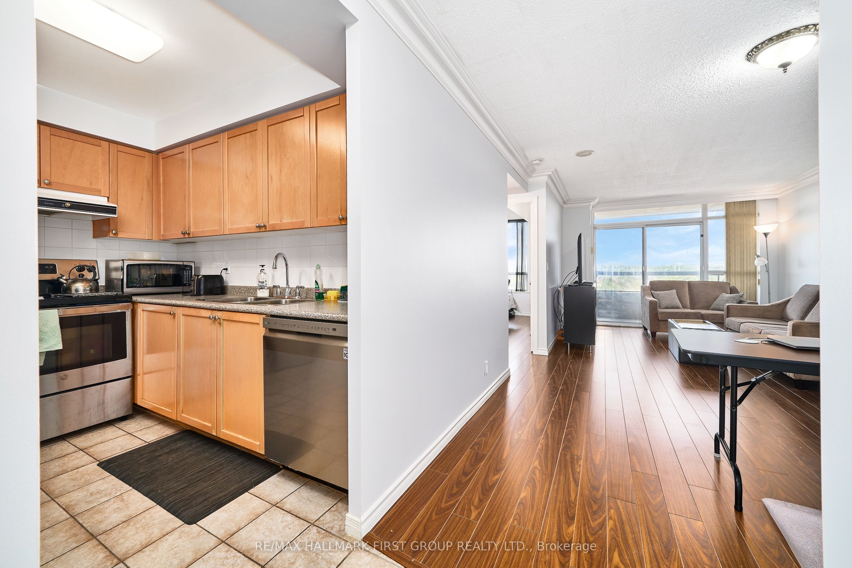 1000 The Esplanade Road N 1116, Pickering, ON L1V 6V4 photo 5