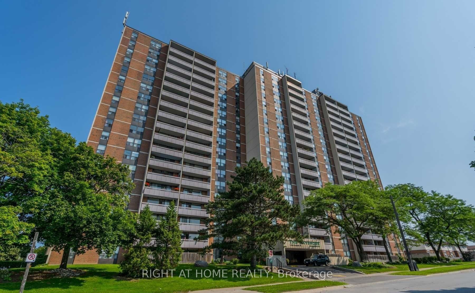 1210 Radom Street 107, Pickering, ON L1W 2X3
