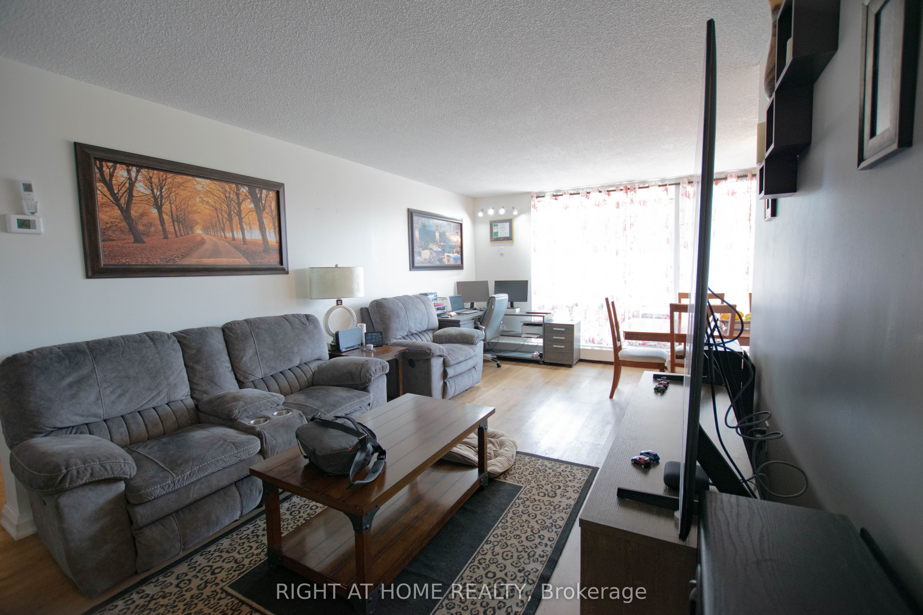 1210 Radom Street 107, Pickering, ON L1W 2X3 photo 3