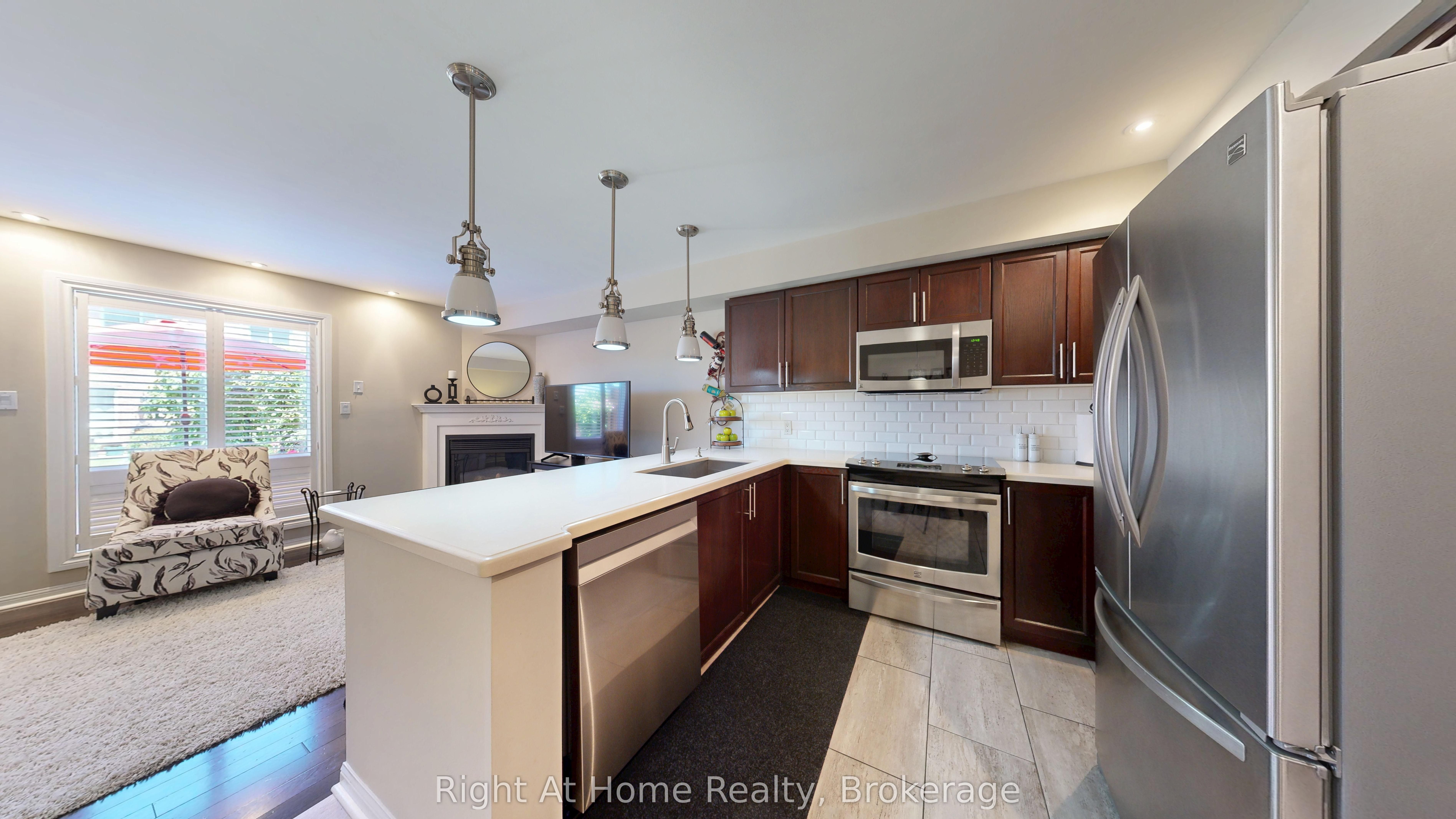 40 Torr Lane, Ajax, ON L1S 7M9 photo 3