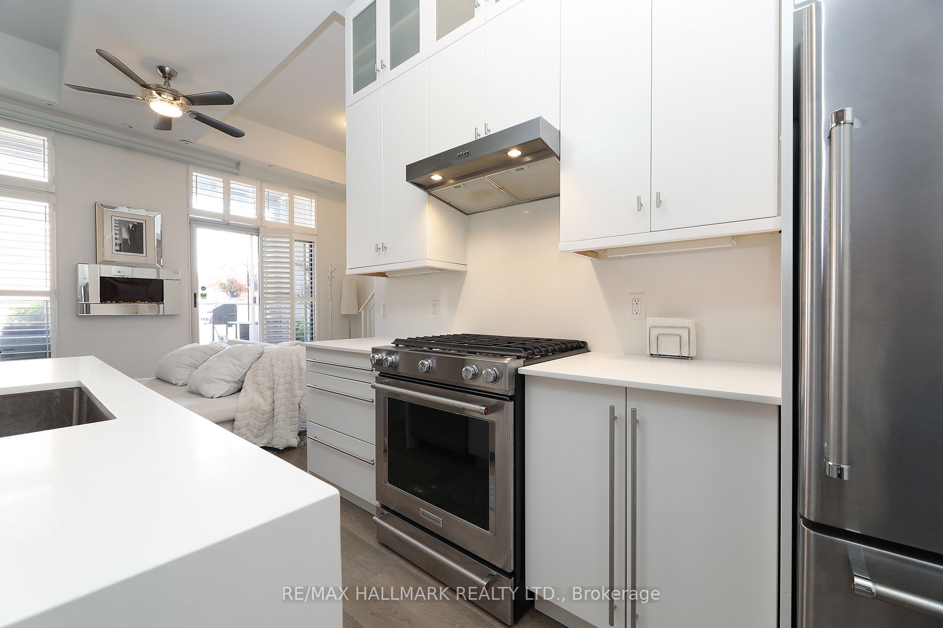 1842 Queen Street E 204, Toronto, ON M4L 1H1 photo 5