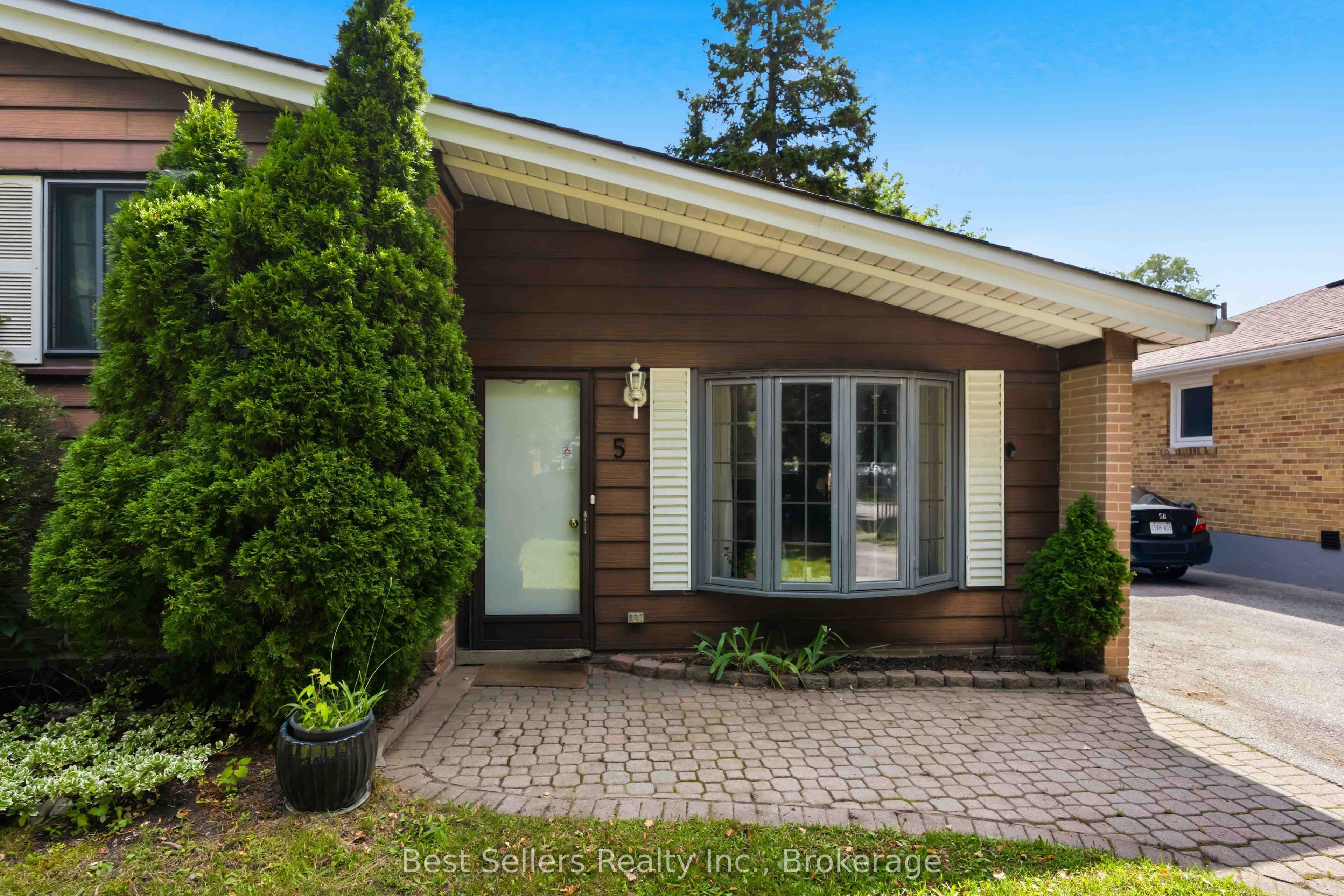 5 Benfrisco Crescent, Toronto, ON M1H 1N2 photo 4
