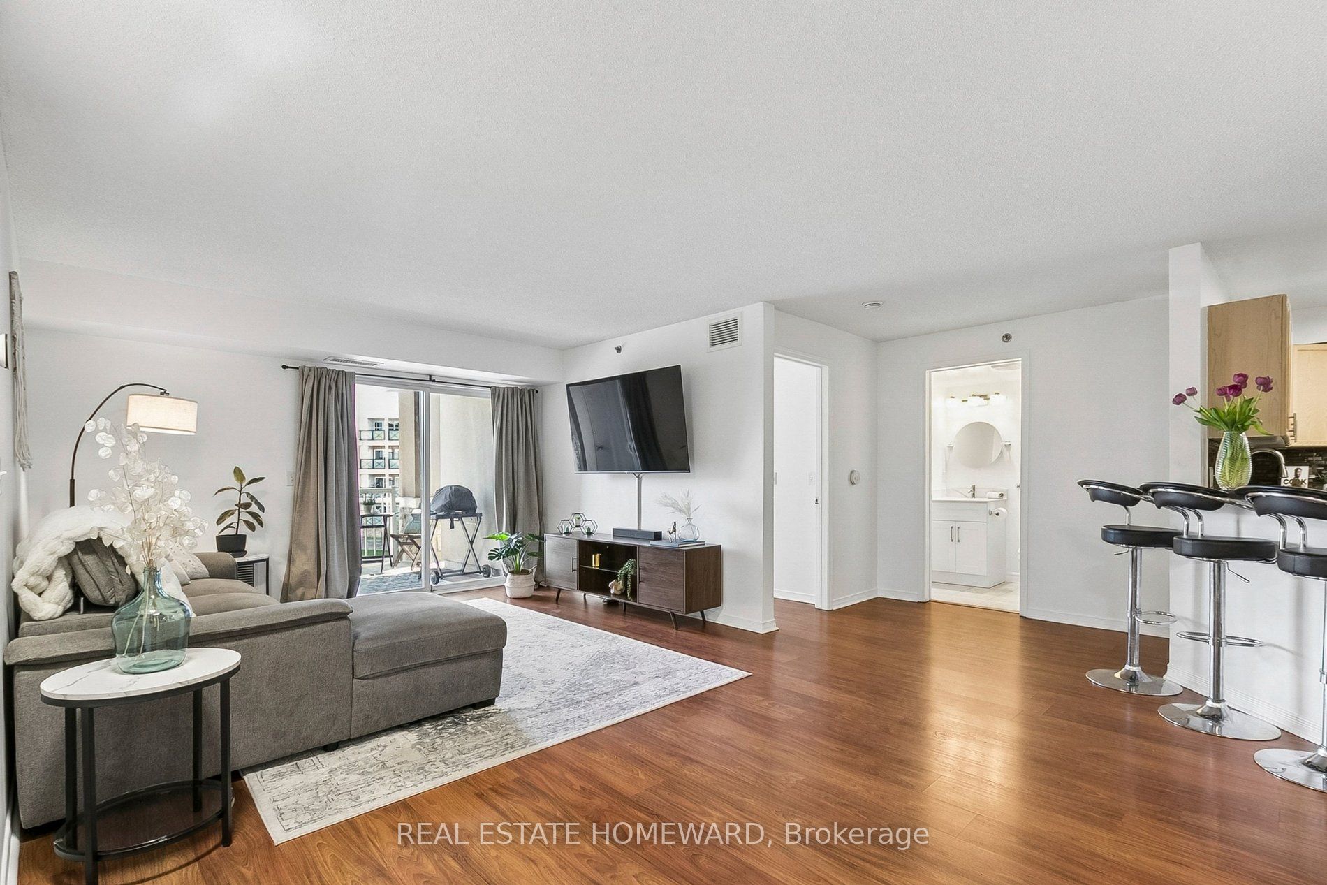 684 Warden Avenue 416, Toronto, ON M1L 4W4 photo 3