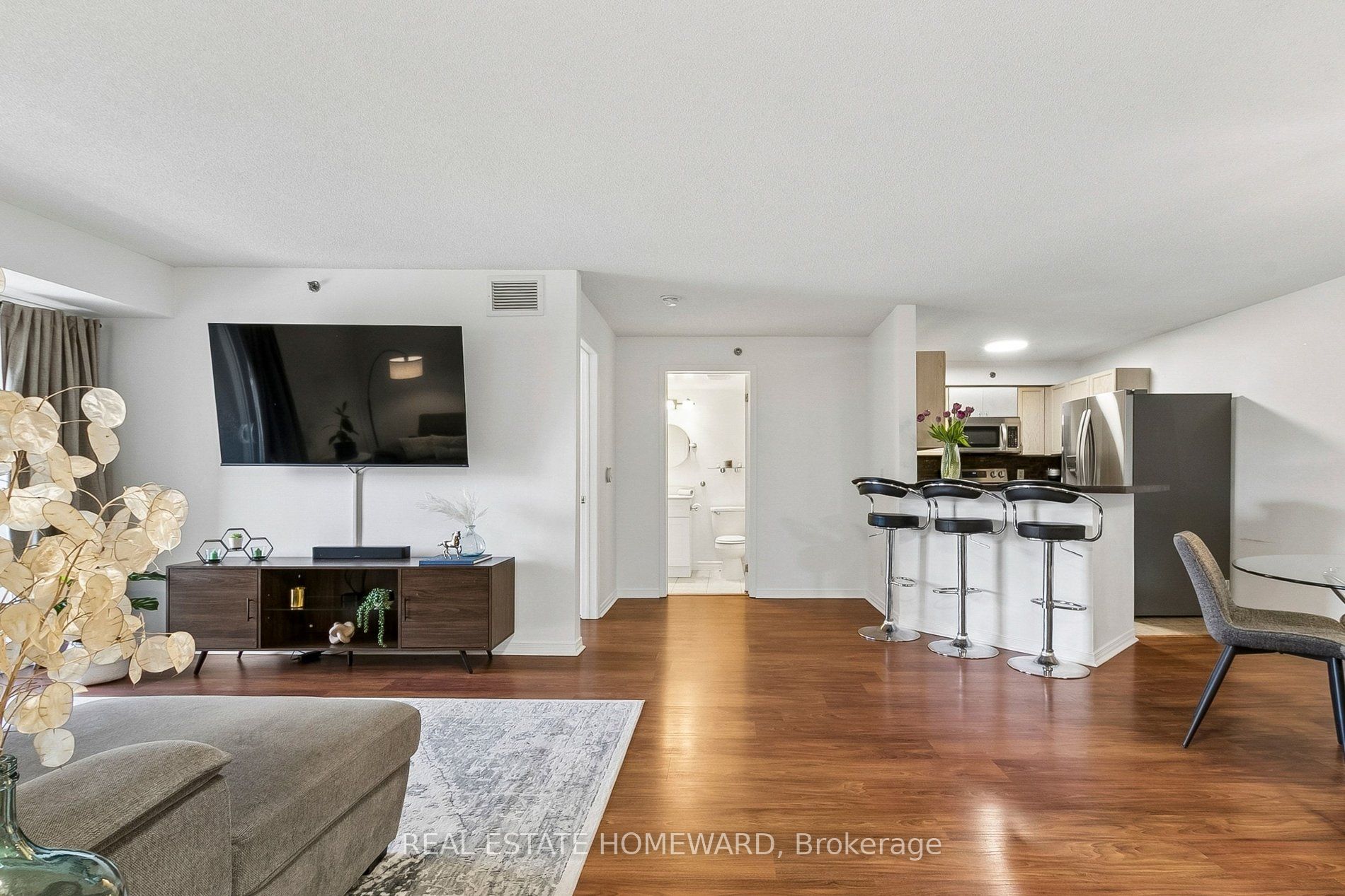 684 Warden Avenue 416, Toronto, ON M1L 4W4 photo 4