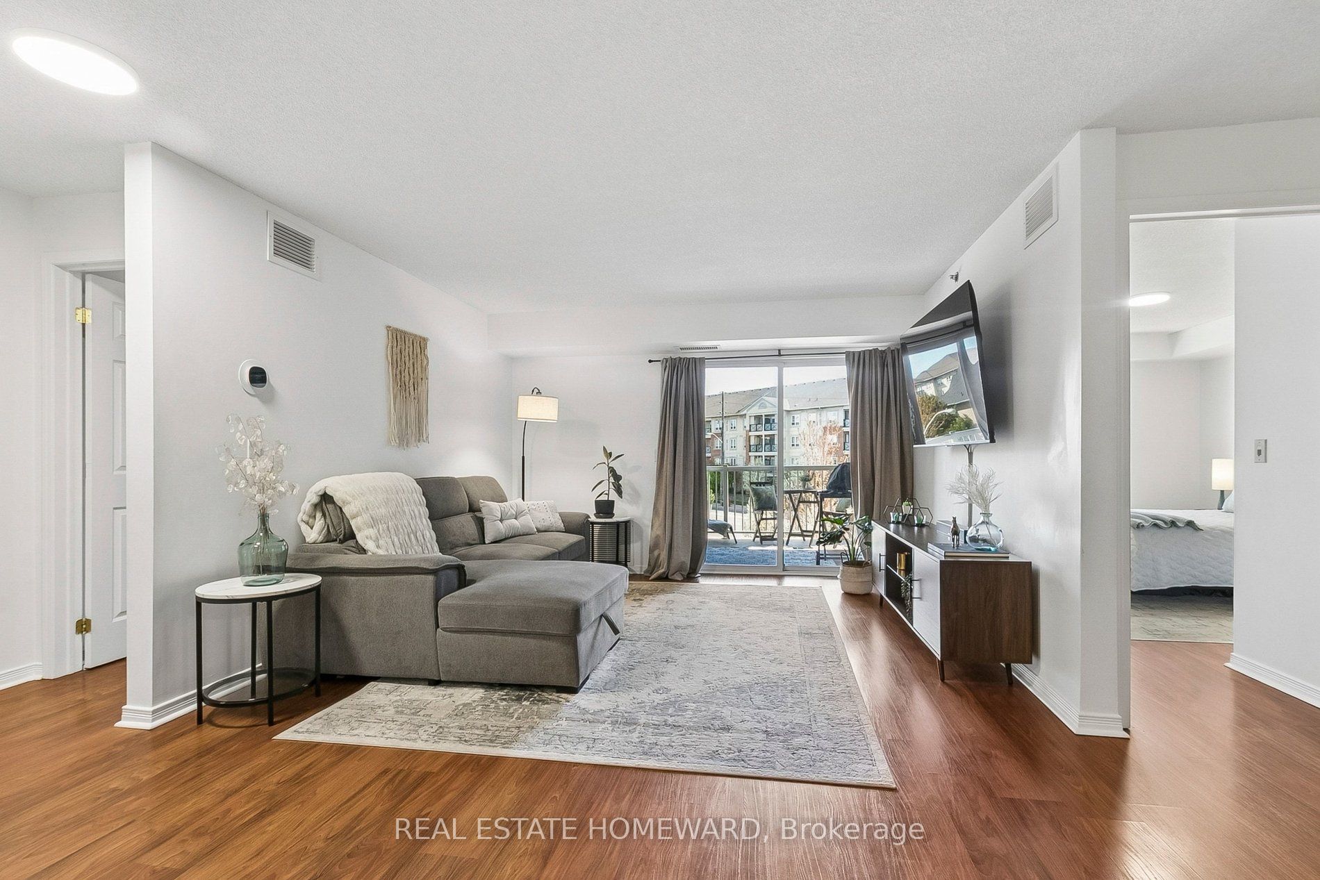 684 Warden Avenue 416, Toronto, ON M1L 4W4 photo 5