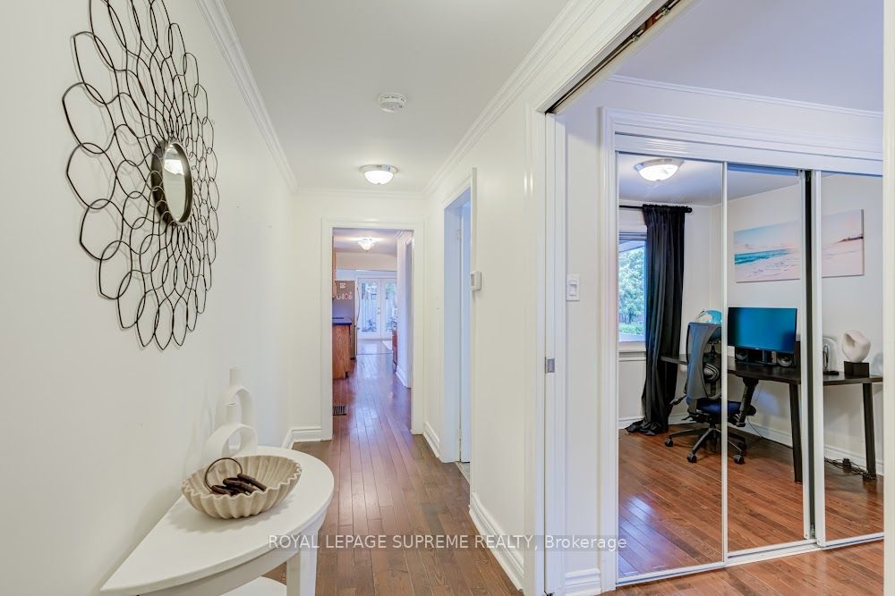 24 Wiley Avenue, Toronto, ON M4J 3W4 photo 4