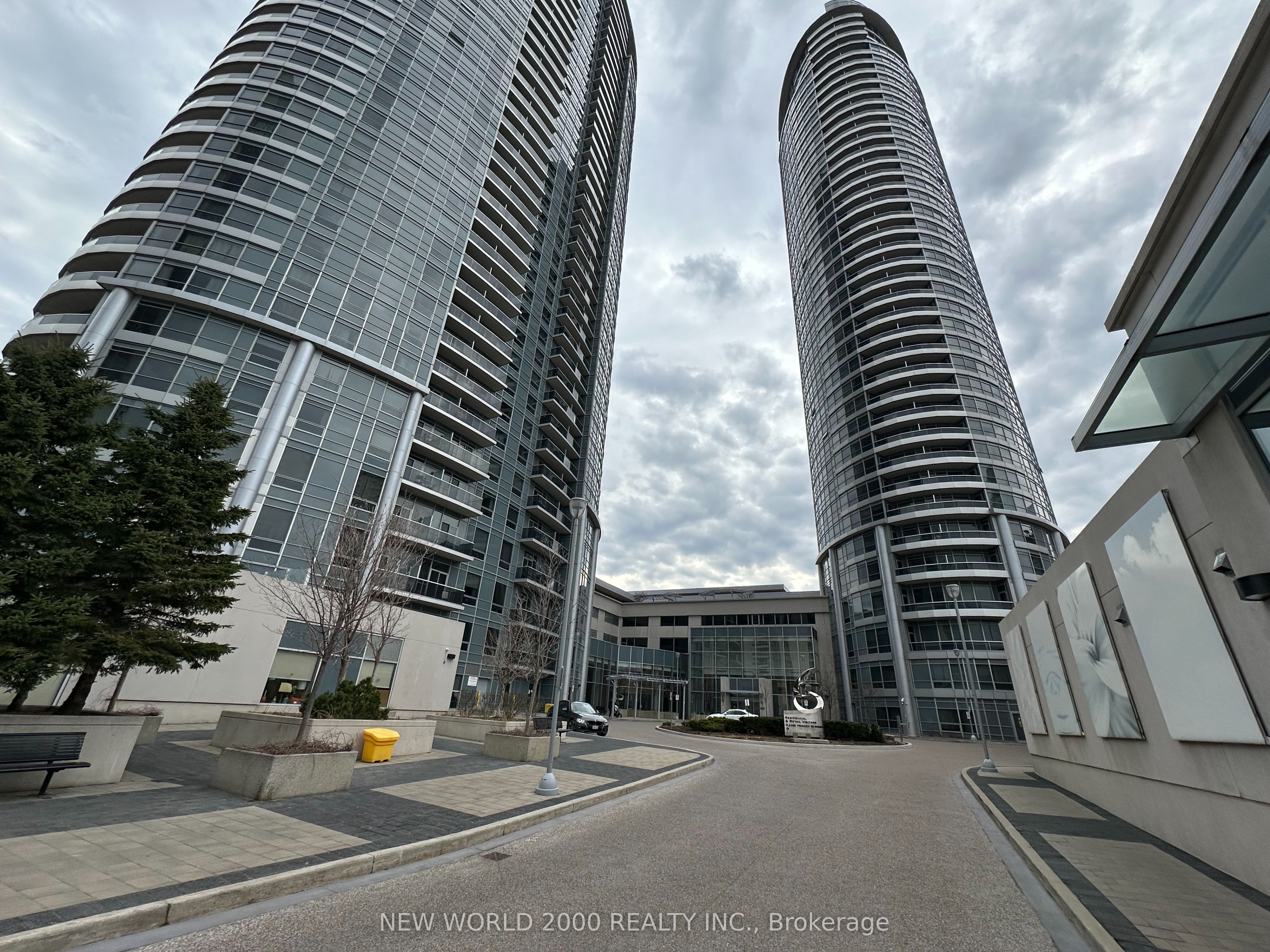 135 Village Green Square 3725, Toronto, ON M1S 0G4 photo 2