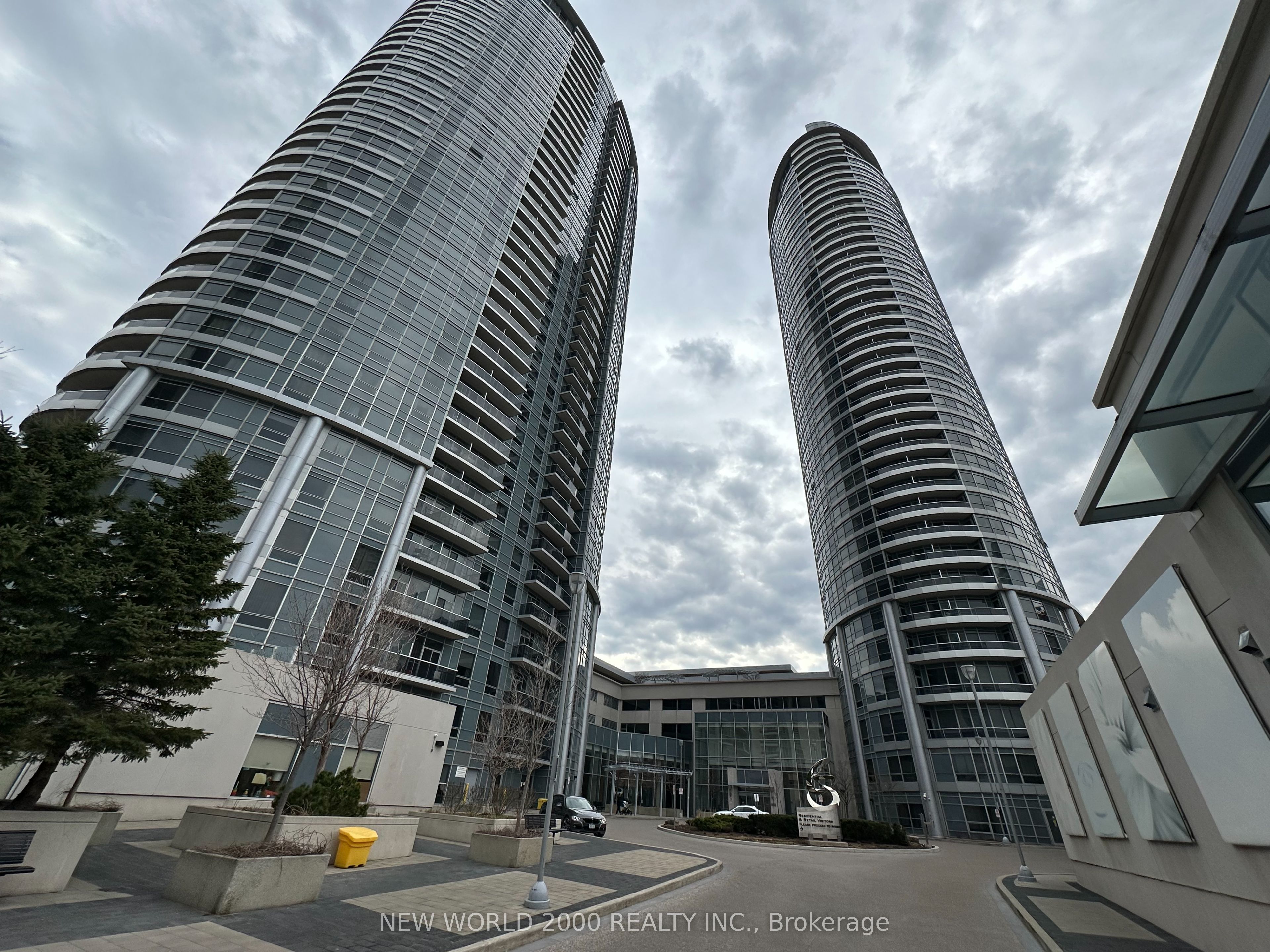 135 Village Green Square 3725, Toronto, ON M1S 0G4 photo 3