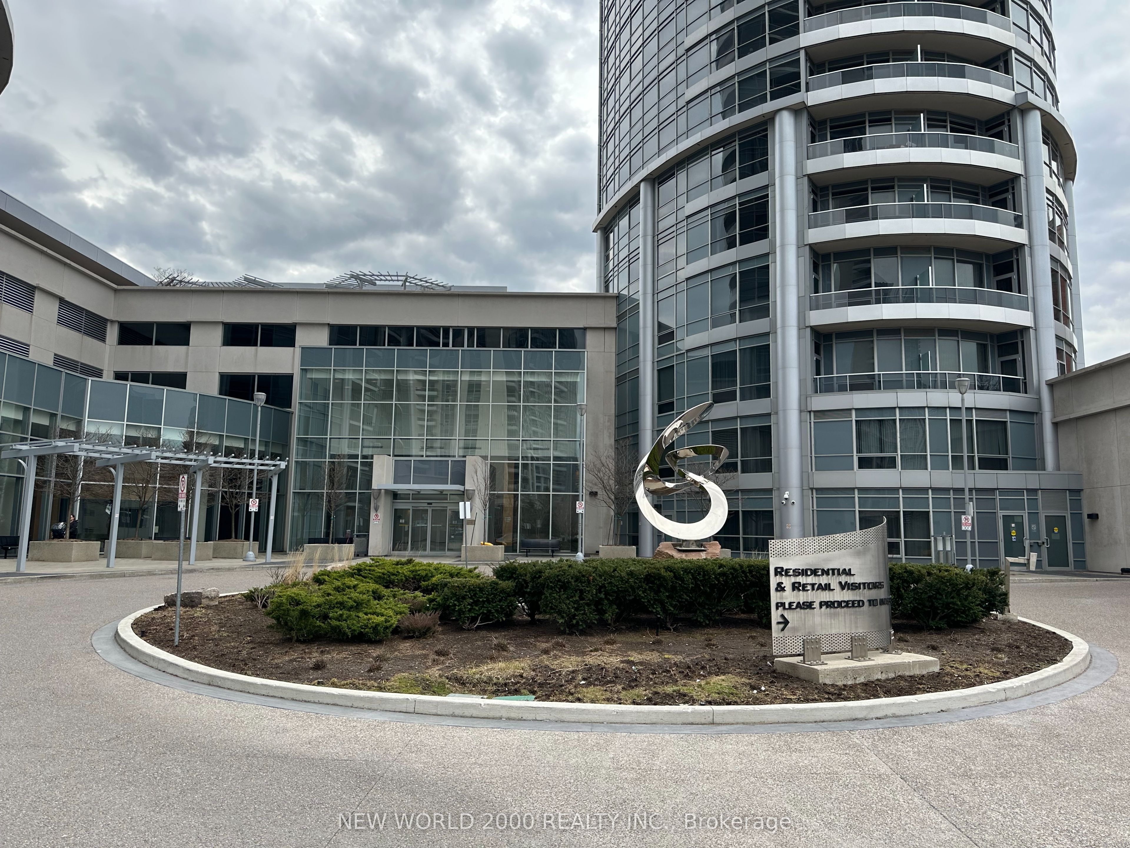 135 Village Green Square 3725, Toronto, ON M1S 0G4 photo 4
