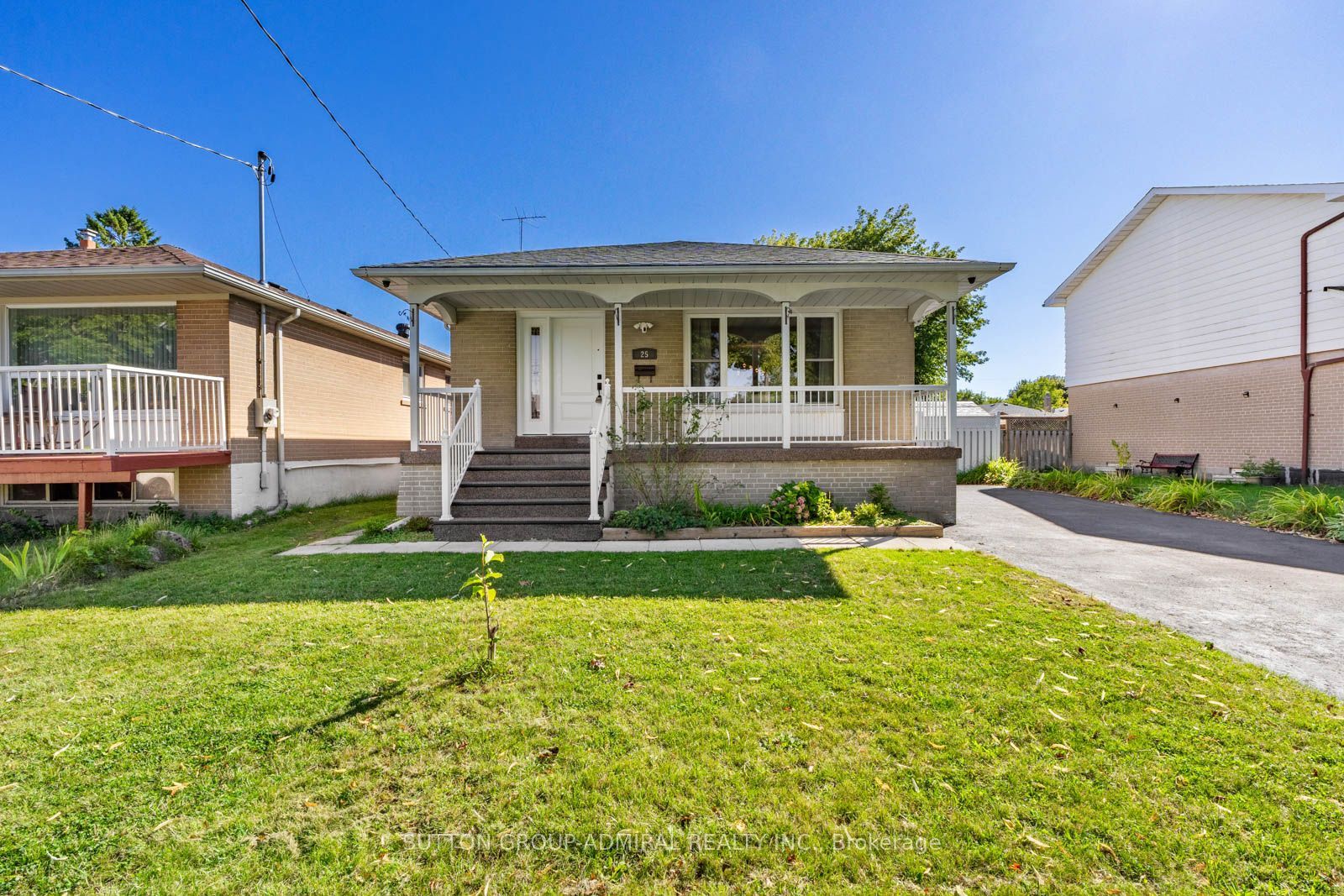 25 Rowallan Drive, Toronto, ON M1E 2Y5 photo 2
