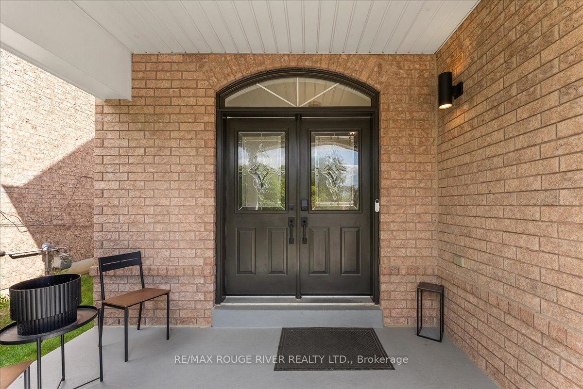49 Sonley Drive, Whitby, ON L1R 3B7 photo 3