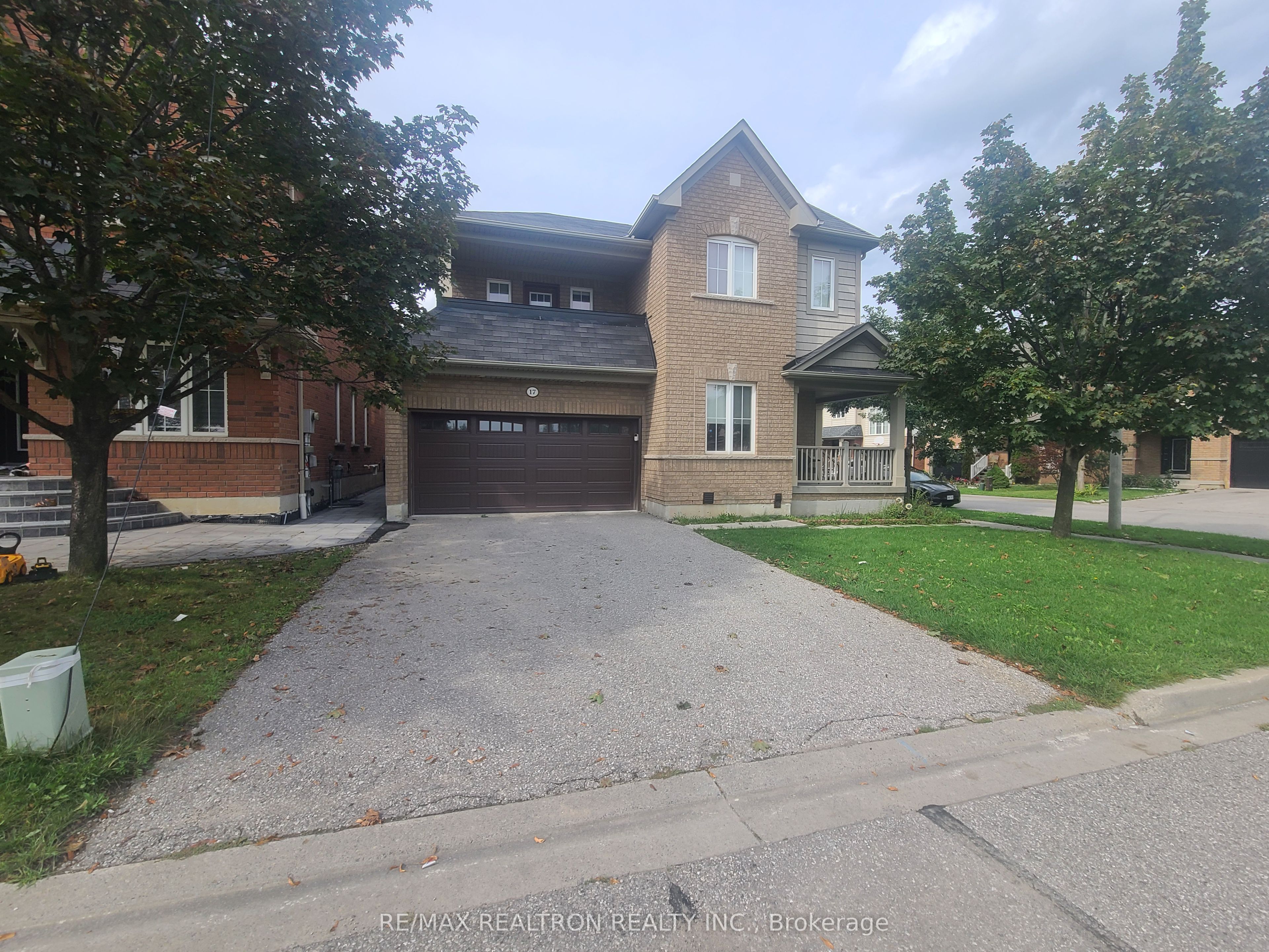 17 Mcginty Avenue, Ajax, ON L1Z 0J6 photo 2