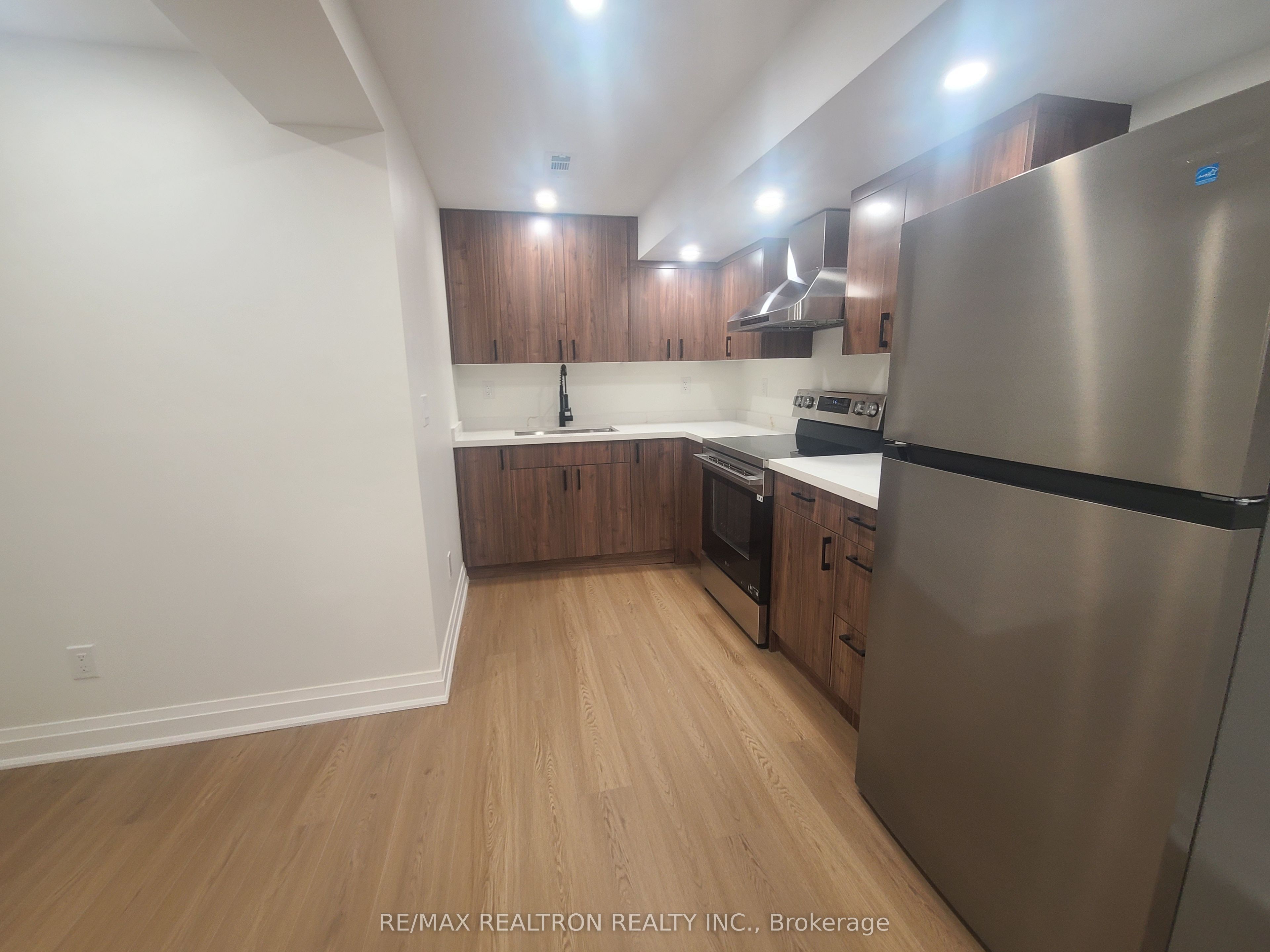 17 Mcginty Avenue, Ajax, ON L1Z 0J6 photo 4