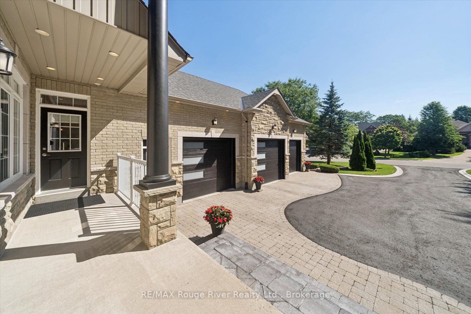 26 Hanover Court, Whitby, ON L1N 7J2 photo 5