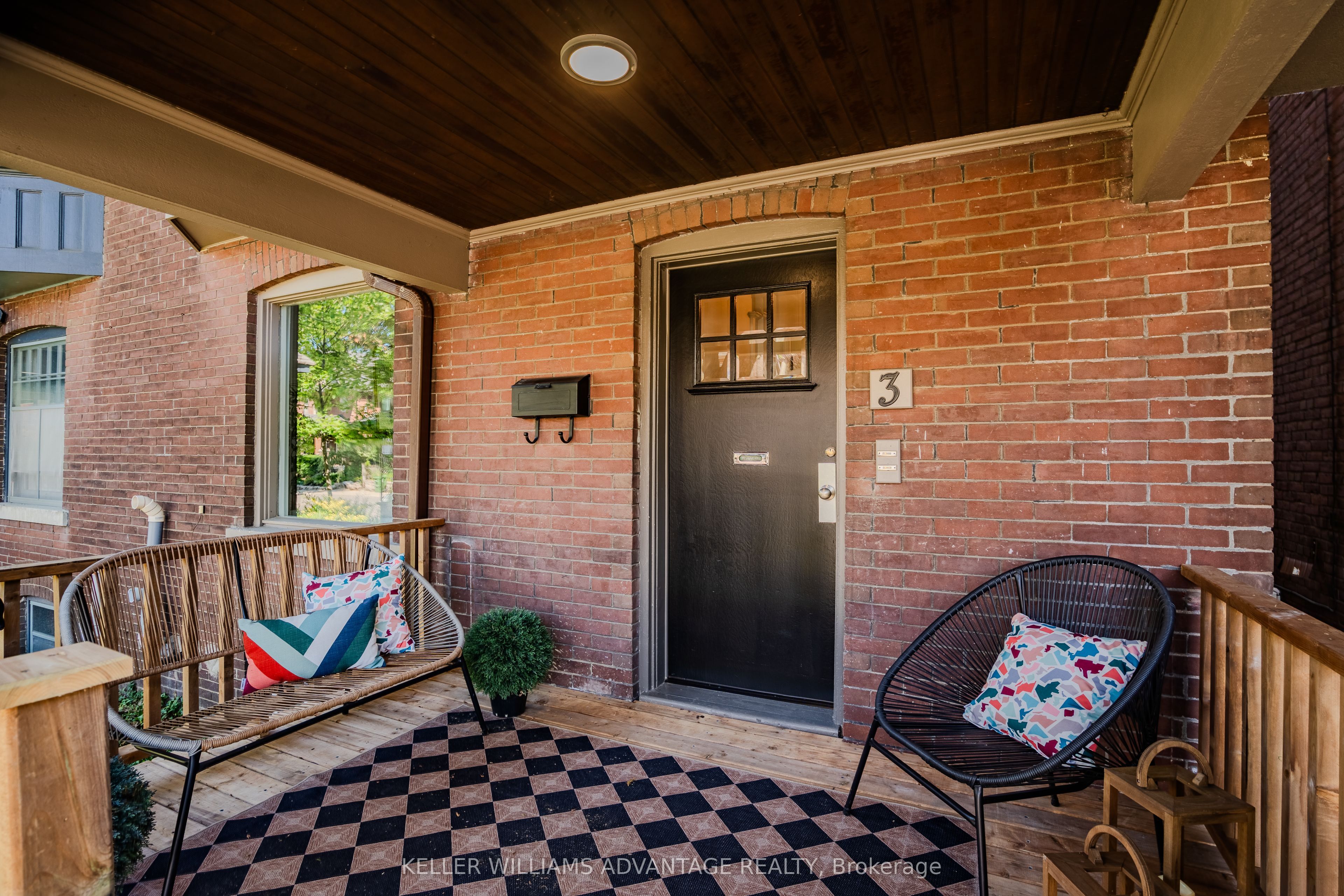 3 Columbine Avenue, Toronto, ON M4L 1P2 photo 2