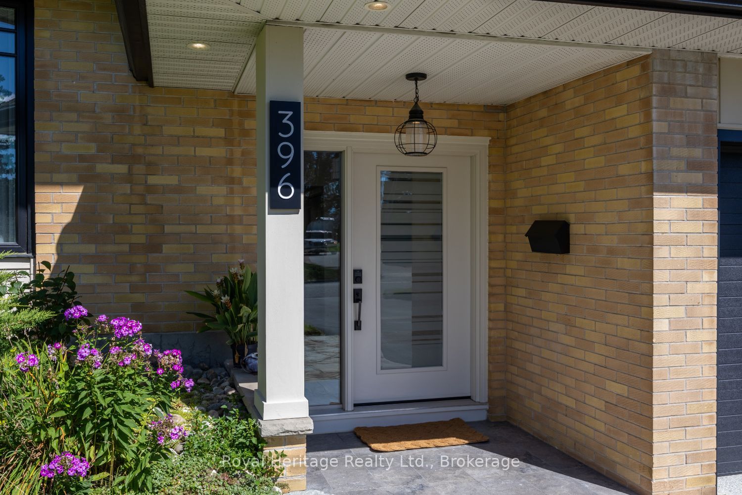 396 Jane Avenue, Oshawa, ON L1J 3L4 photo 2