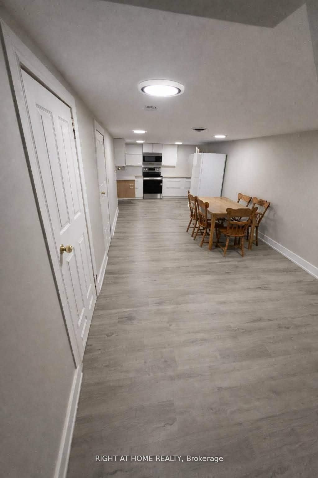 869 Grenoble Boulevard E, Pickering, ON L1W 1T7 photo 5