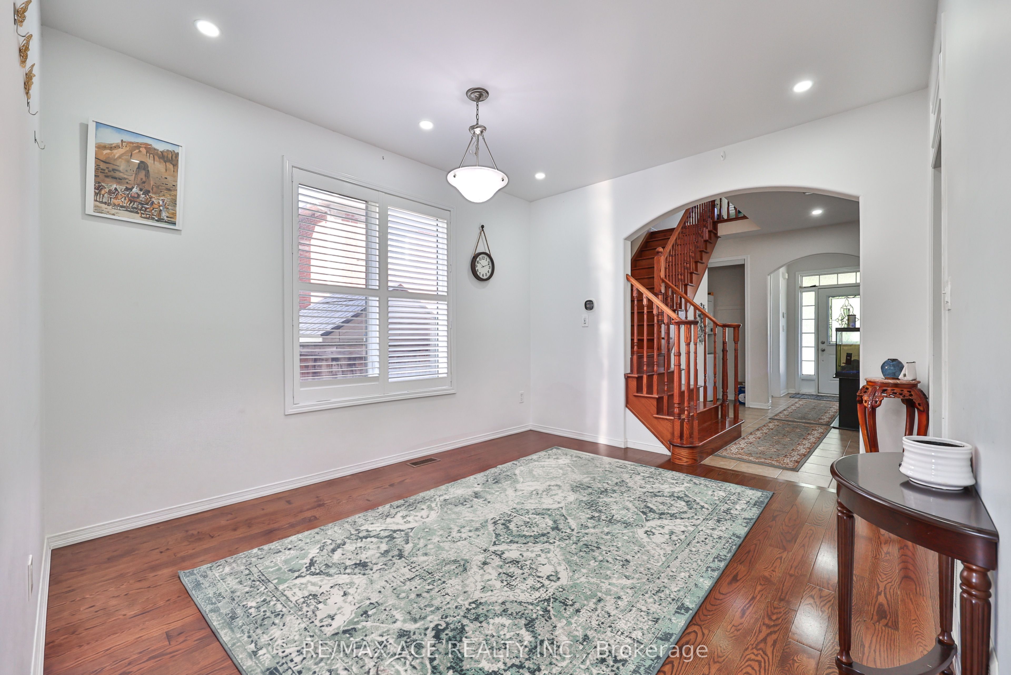 1819 Misthollow Drive, Pickering, ON L1X 0A7 photo 5