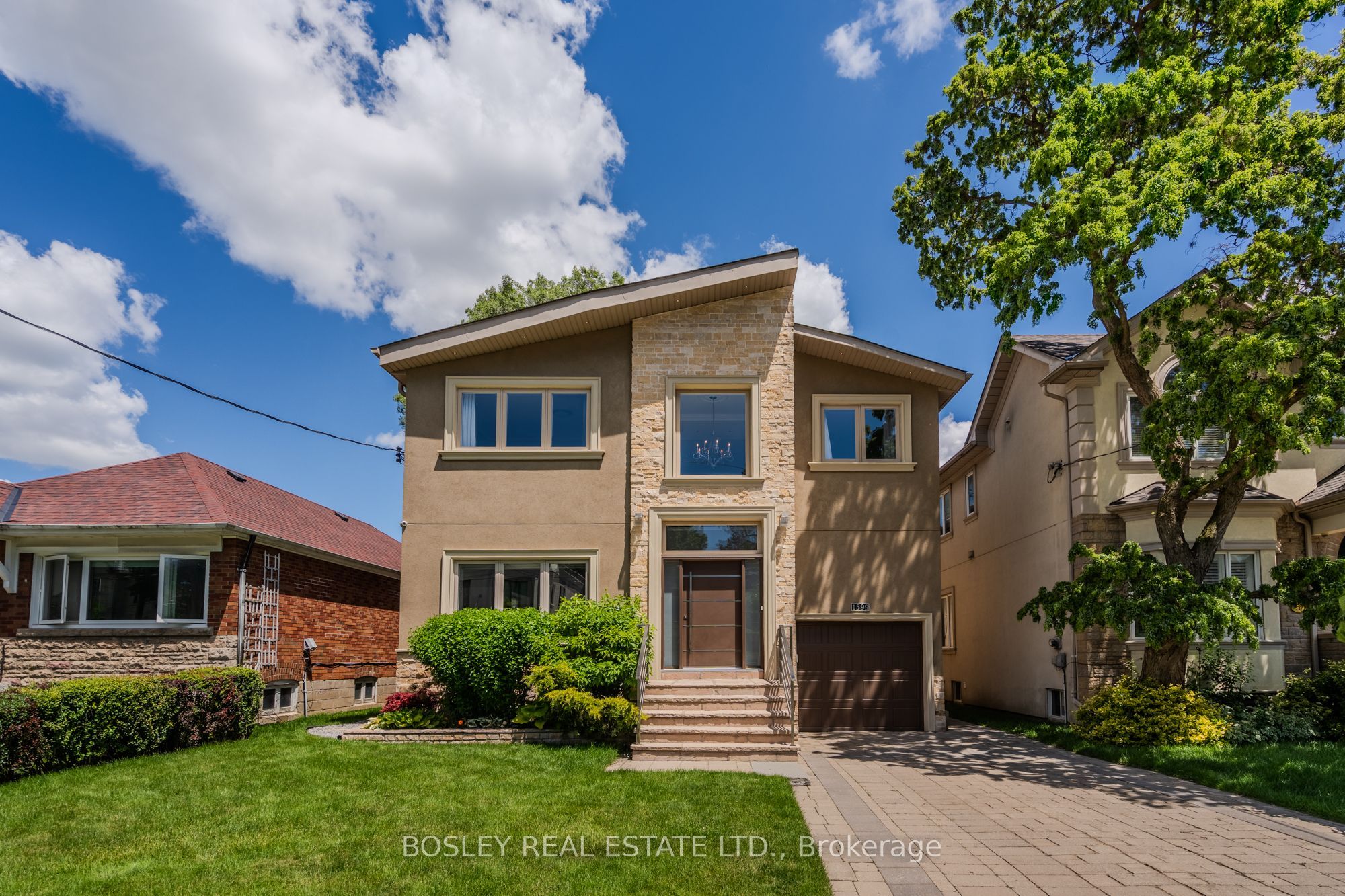 1599 Woodbine Heights Boulevard, Toronto, ON M4B 3A3 photo 2