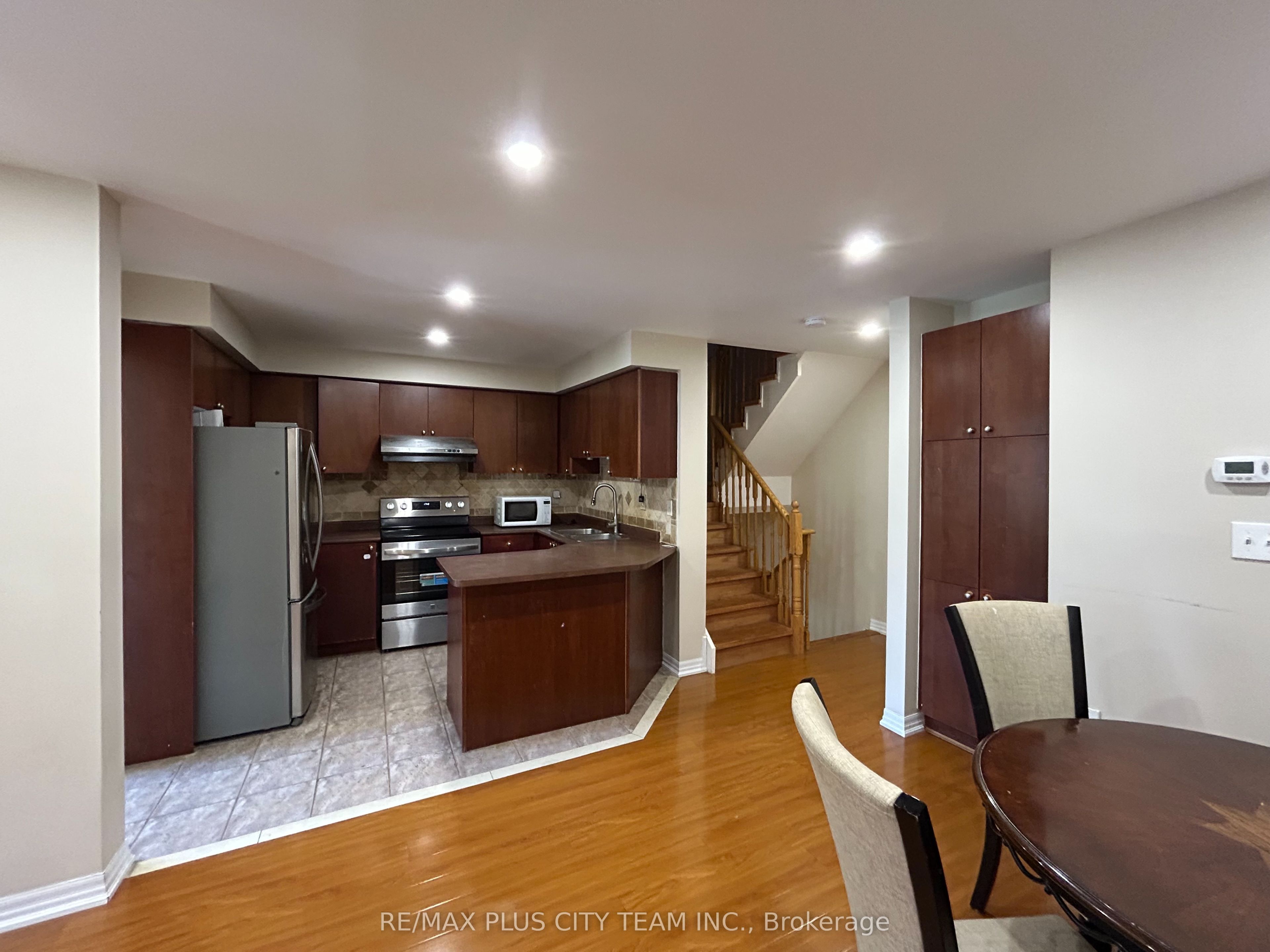 10 Cullcastle Street W, Ajax, ON L1S 0A9 photo 5