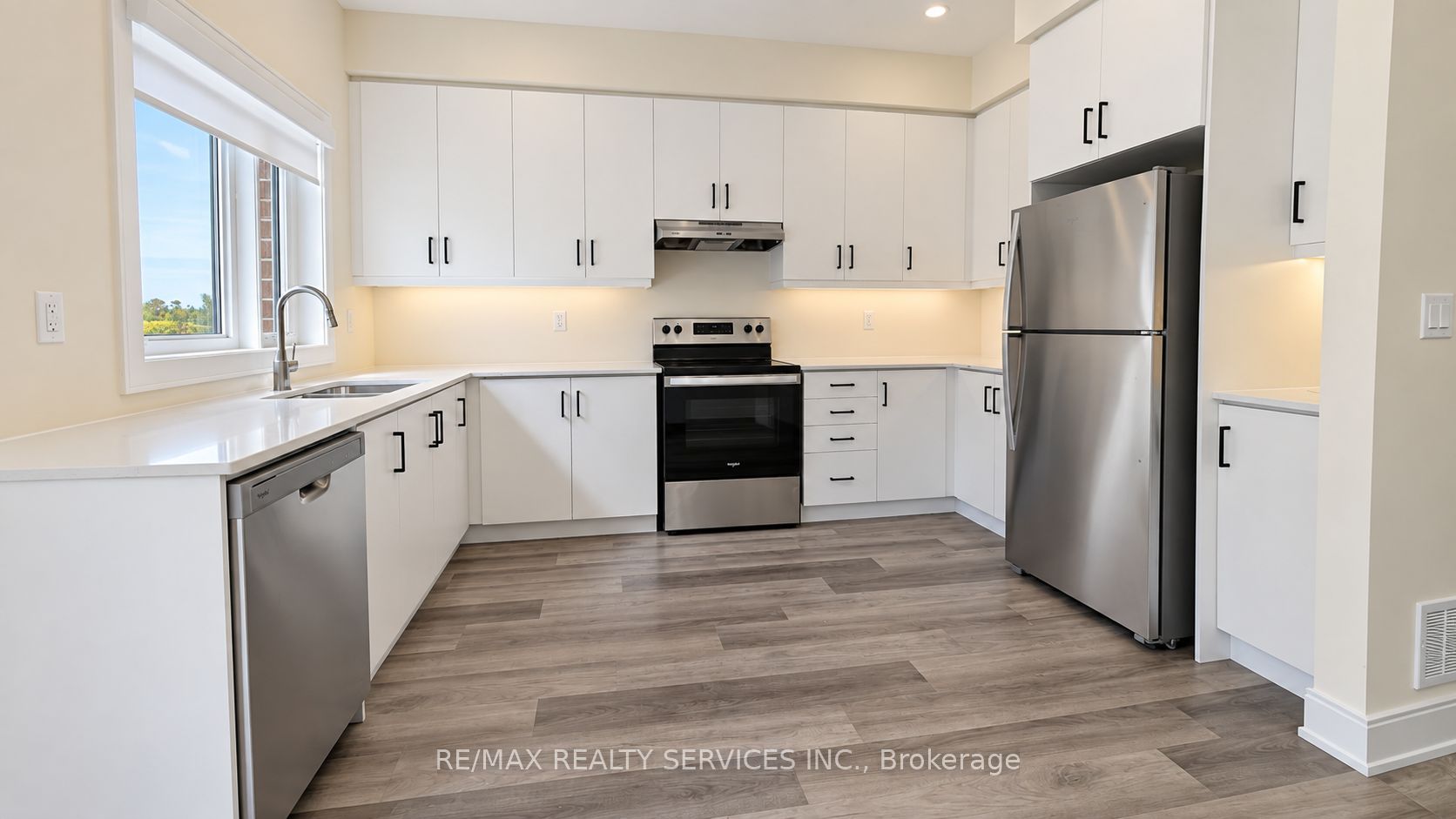 1695 Dersan Street 505, Pickering, ON L1X 0S9 photo 4
