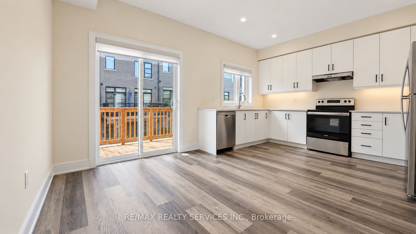 1695 Dersan Street 505, Pickering, ON L1X 0S9 photo 5