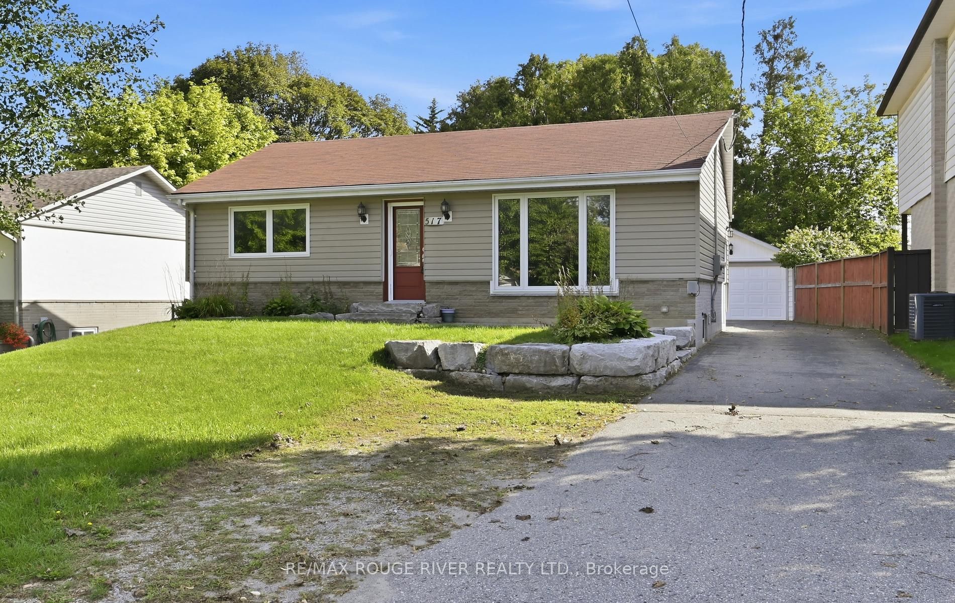 517 Kent Street, Whitby, ON L1N 4Y8